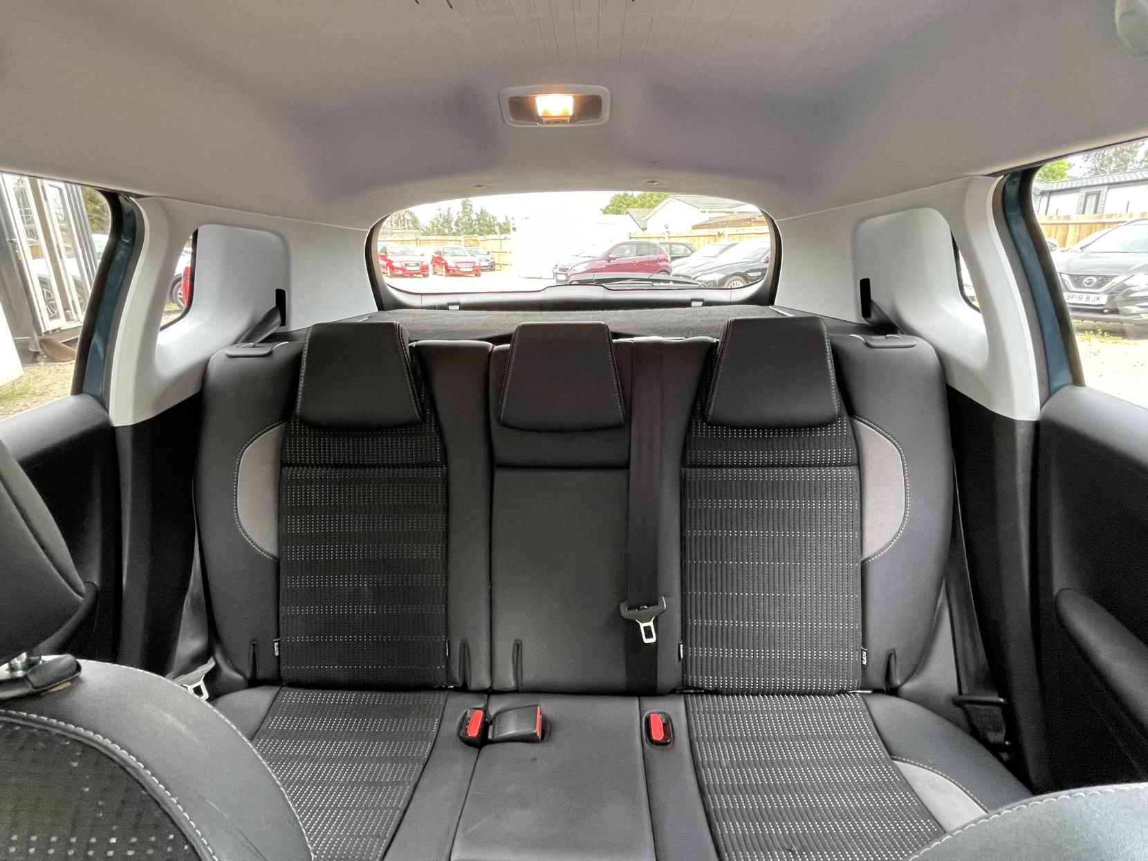 Peugeot 2008 1.2 PureTech Allure SUV 5dr Petrol Manual Euro 6 (82 ps)