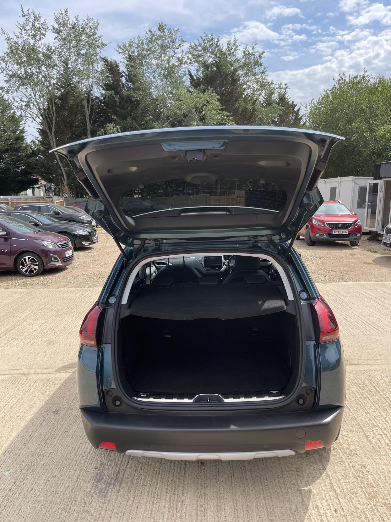 Peugeot 2008 1.2 PureTech Allure SUV 5dr Petrol Manual Euro 6 (82 ps)