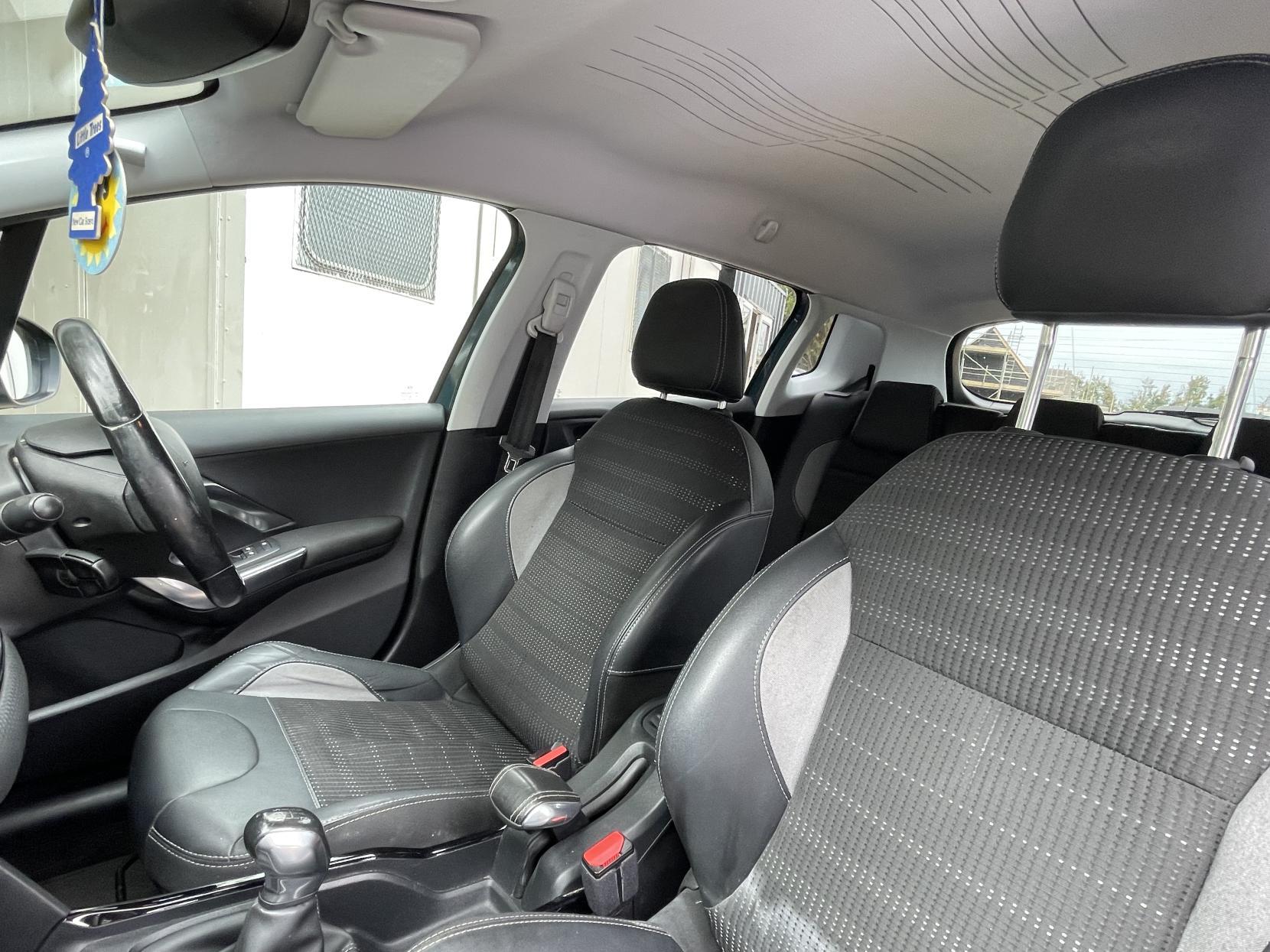 Peugeot 2008 1.2 PureTech Allure SUV 5dr Petrol Manual Euro 6 (82 ps)