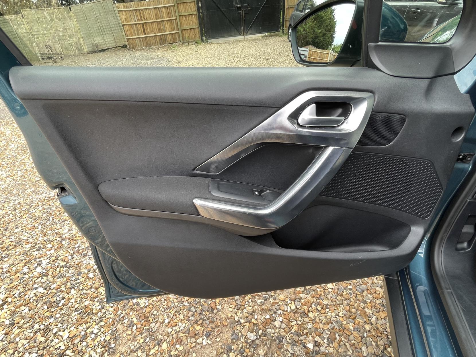 Peugeot 2008 1.2 PureTech Allure SUV 5dr Petrol Manual Euro 6 (82 ps)