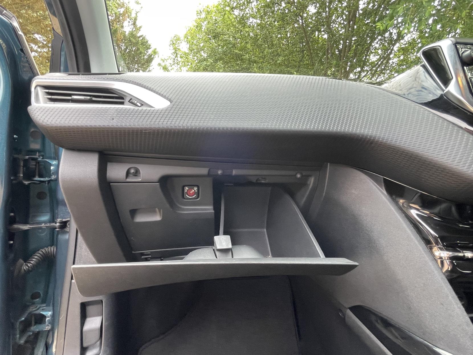 Peugeot 2008 1.2 PureTech Allure SUV 5dr Petrol Manual Euro 6 (82 ps)