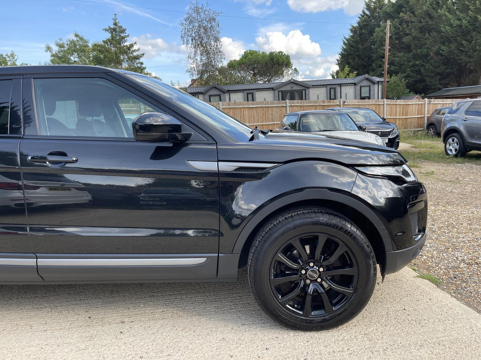 Land Rover Range Rover Evoque 2.0 eD4 SE SUV 5dr Diesel Manual FWD Euro 6 (s/s) (150 ps)