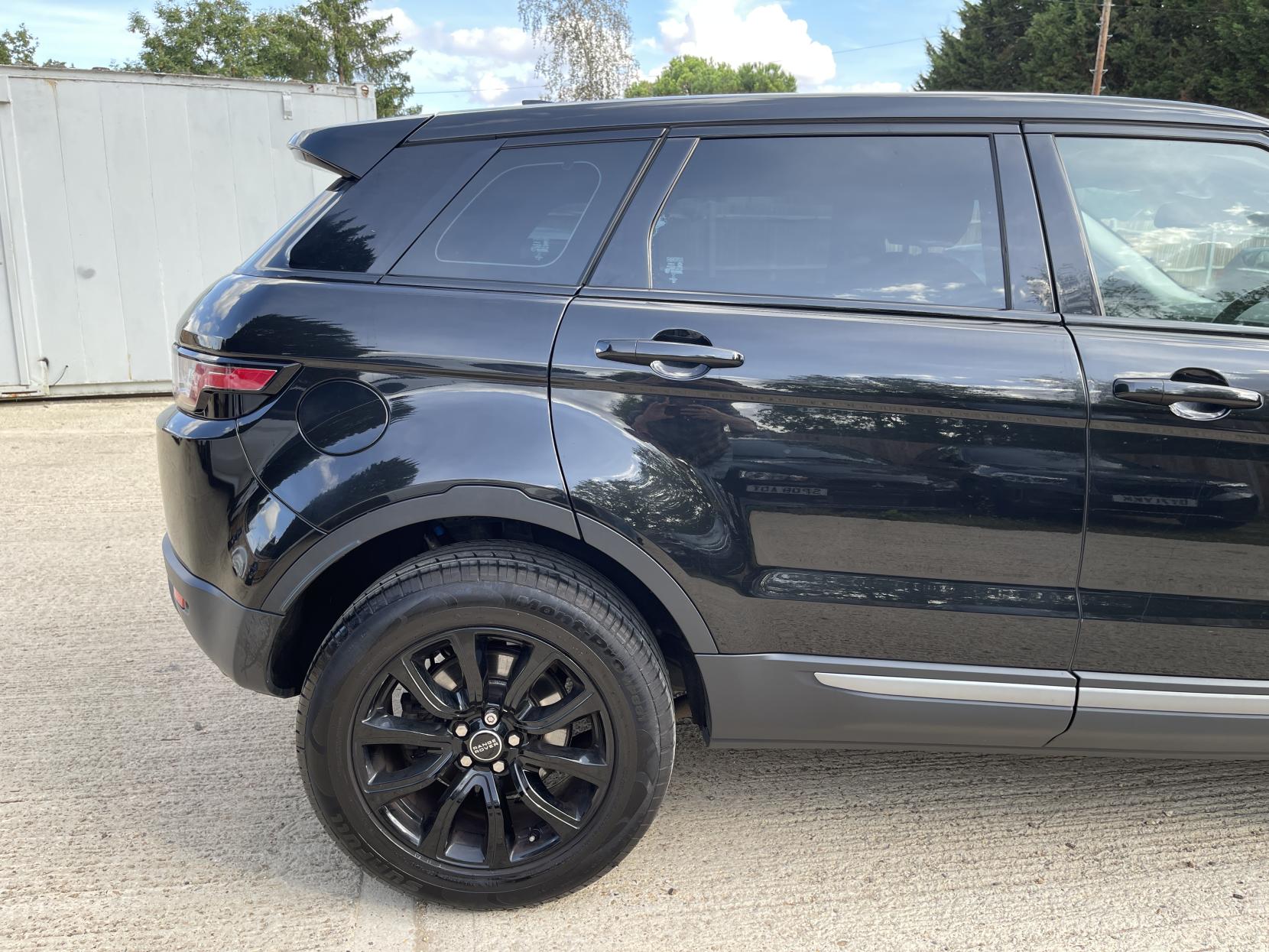 Land Rover Range Rover Evoque 2.0 eD4 SE SUV 5dr Diesel Manual FWD Euro 6 (s/s) (150 ps)