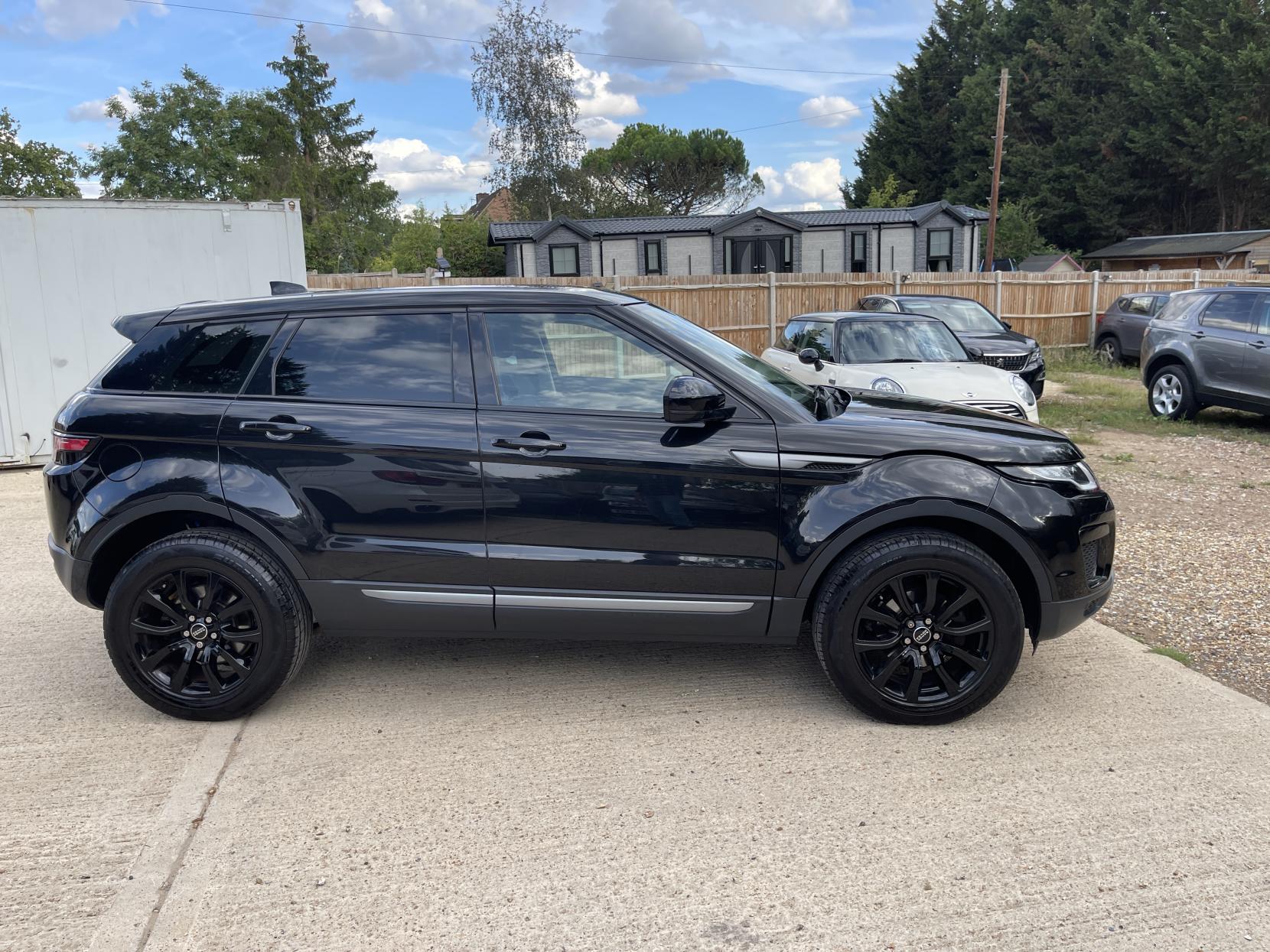 Land Rover Range Rover Evoque 2.0 eD4 SE SUV 5dr Diesel Manual FWD Euro 6 (s/s) (150 ps)