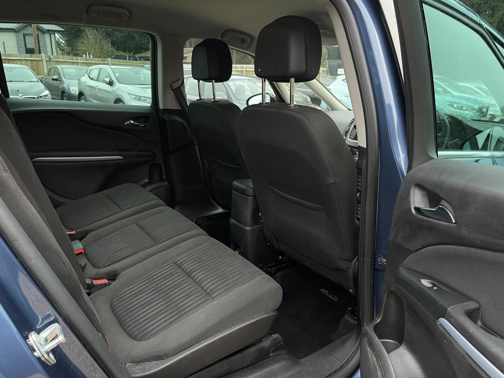 Vauxhall Zafira Tourer 1.4i Turbo Energy MPV 5dr Petrol Manual Euro 6 (140 ps)