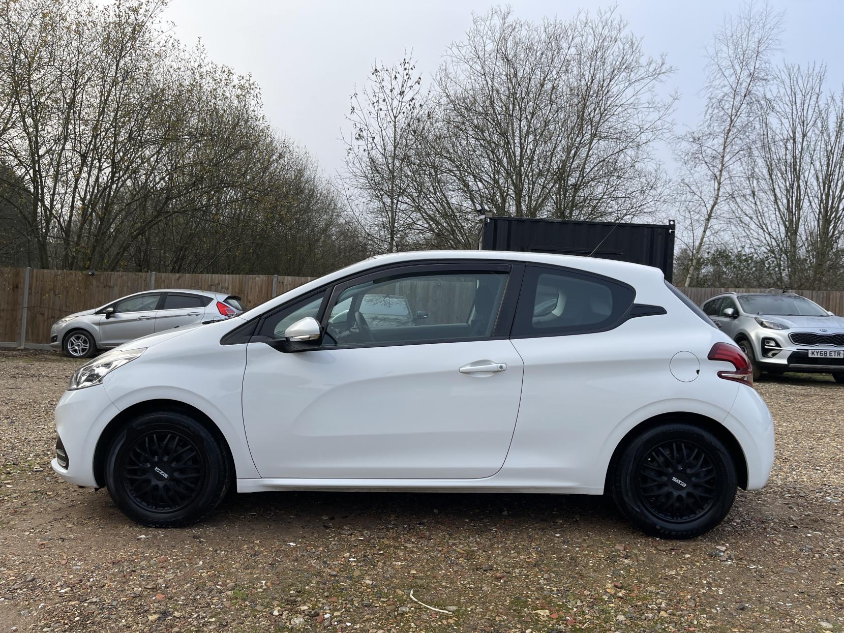 Peugeot 208 1.2 PureTech Access (a/c) Hatchback 3dr Petrol Manual Euro 6 (68 ps)