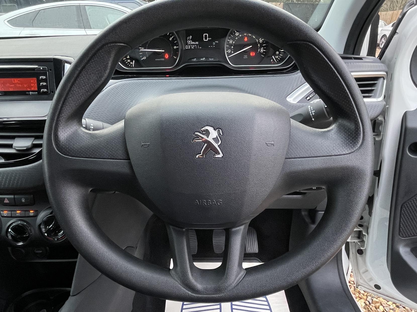 Peugeot 208 1.2 PureTech Access (a/c) Hatchback 3dr Petrol Manual Euro 6 (68 ps)