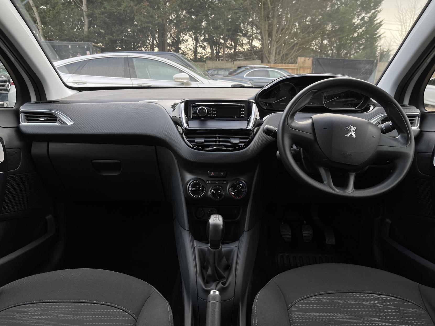 Peugeot 208 1.2 PureTech Access (a/c) Hatchback 3dr Petrol Manual Euro 6 (68 ps)