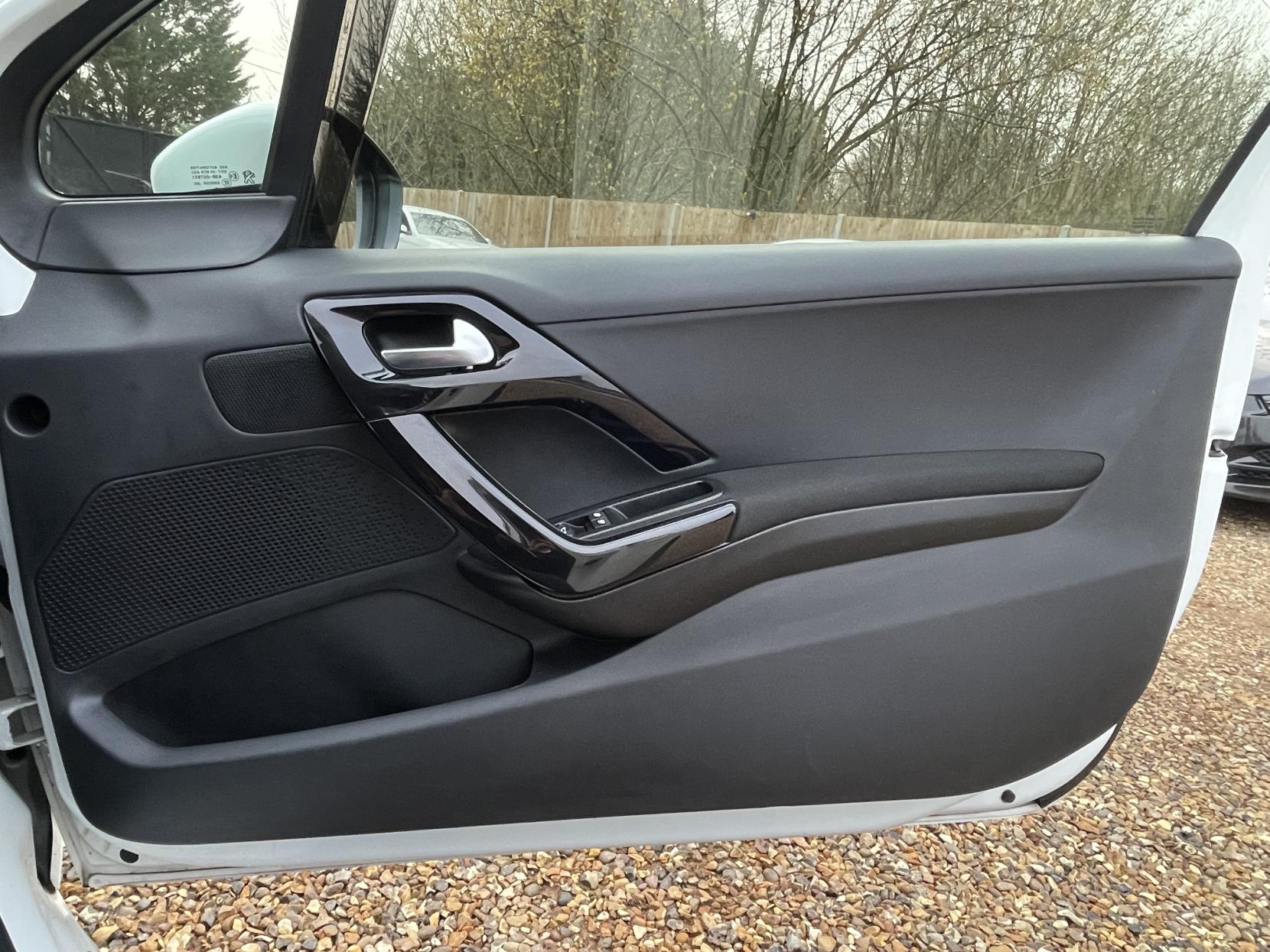 Peugeot 208 1.2 PureTech Access (a/c) Hatchback 3dr Petrol Manual Euro 6 (68 ps)