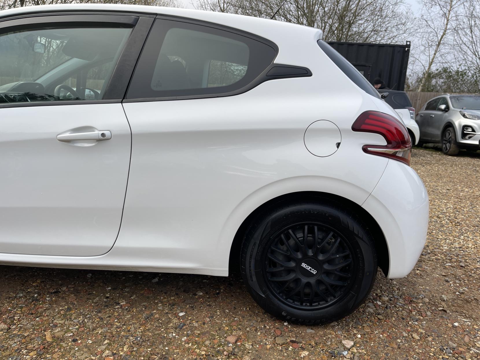 Peugeot 208 1.2 PureTech Access (a/c) Hatchback 3dr Petrol Manual Euro 6 (68 ps)