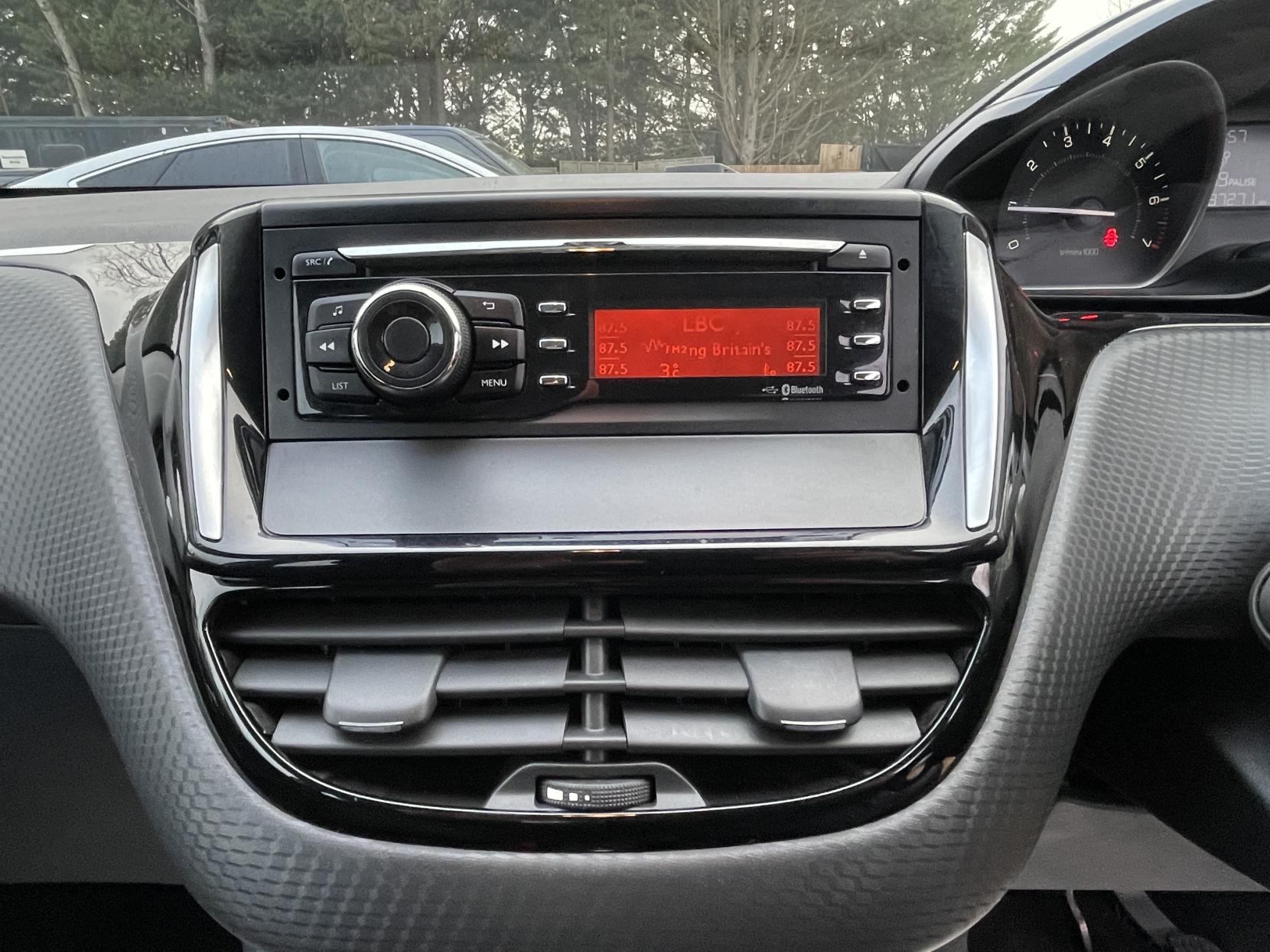 Peugeot 208 1.2 PureTech Access (a/c) Hatchback 3dr Petrol Manual Euro 6 (68 ps)