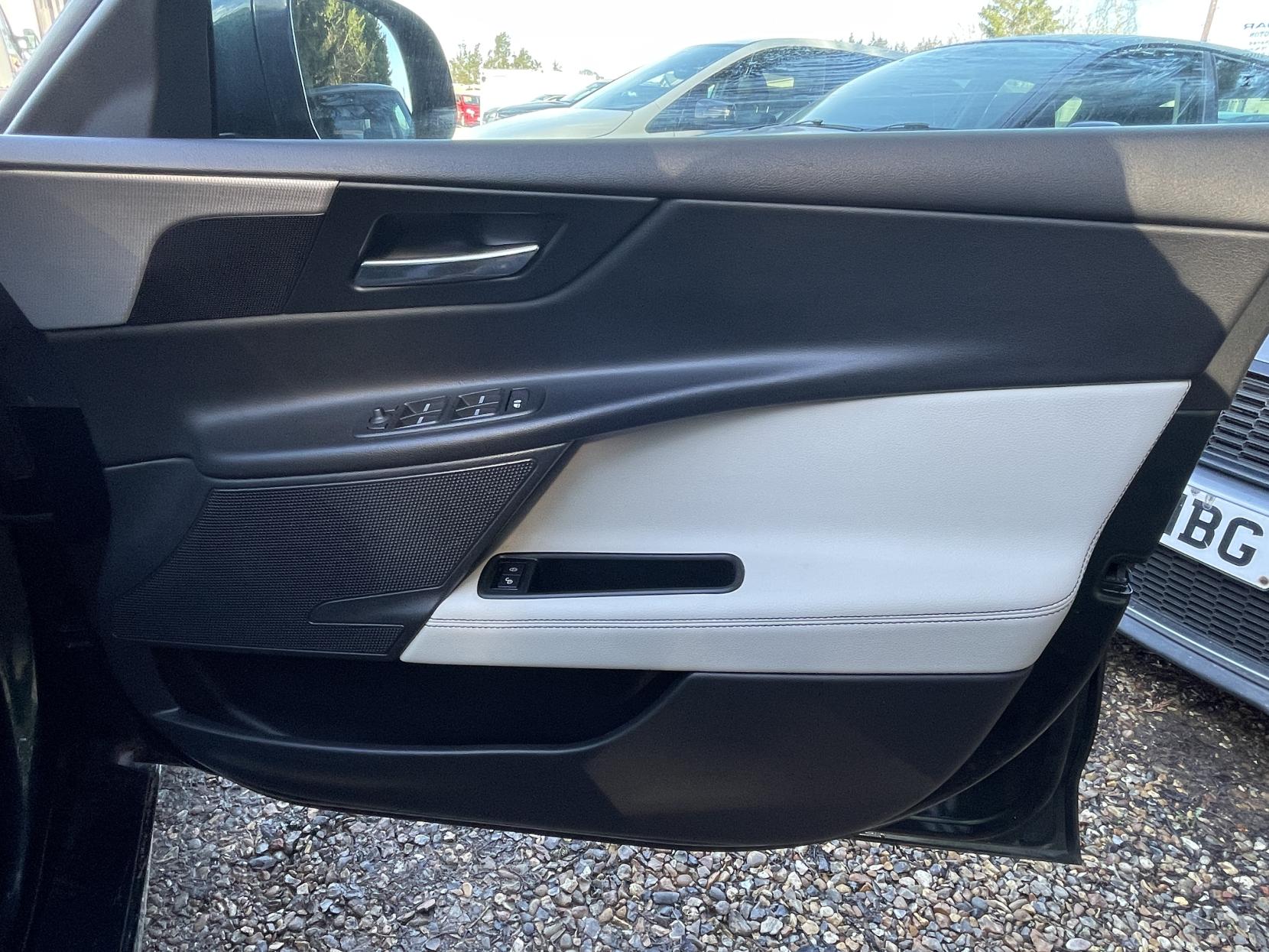 Jaguar XE 2.0d R-Sport Saloon 4dr Diesel Manual Euro 6 (s/s) (180 ps)