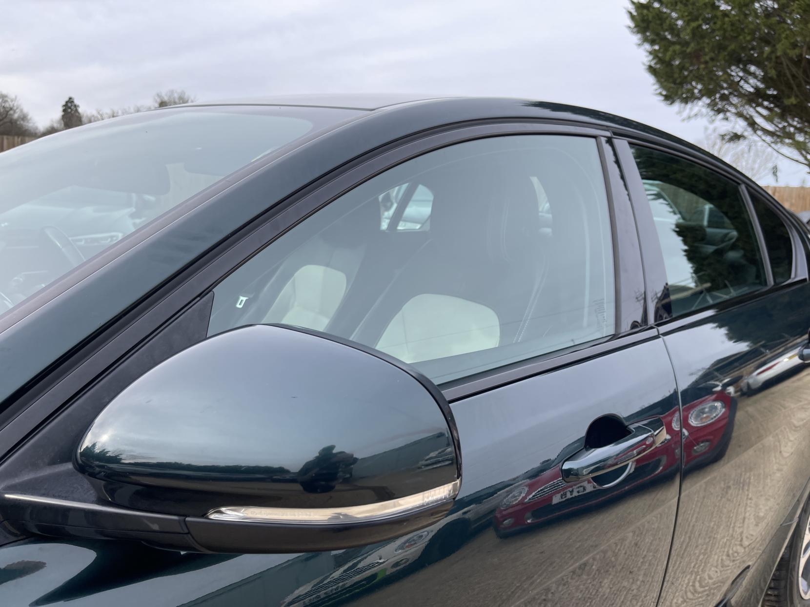 Jaguar XE 2.0d R-Sport Saloon 4dr Diesel Manual Euro 6 (s/s) (180 ps)