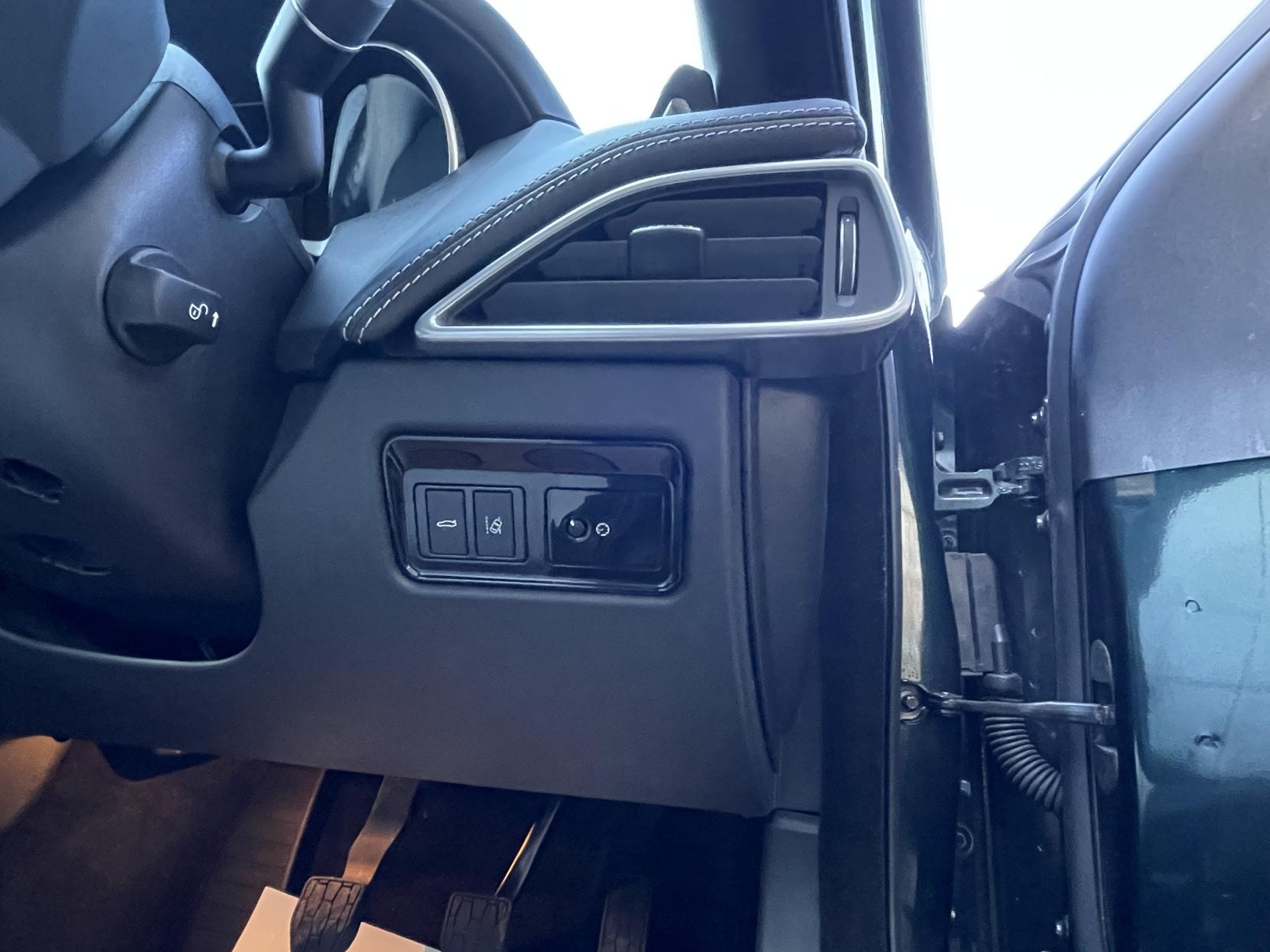 Jaguar XE 2.0d R-Sport Saloon 4dr Diesel Manual Euro 6 (s/s) (180 ps)