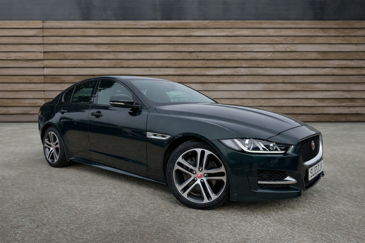 Jaguar XE 2.0d R-Sport Saloon 4dr Diesel Manual Euro 6 (s/s) (180 ps)
