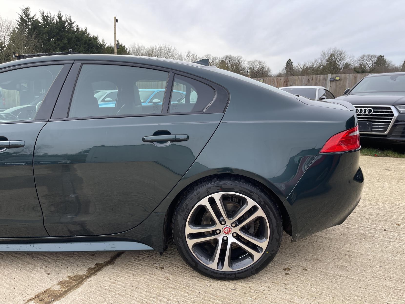 Jaguar XE 2.0d R-Sport Saloon 4dr Diesel Manual Euro 6 (s/s) (180 ps)