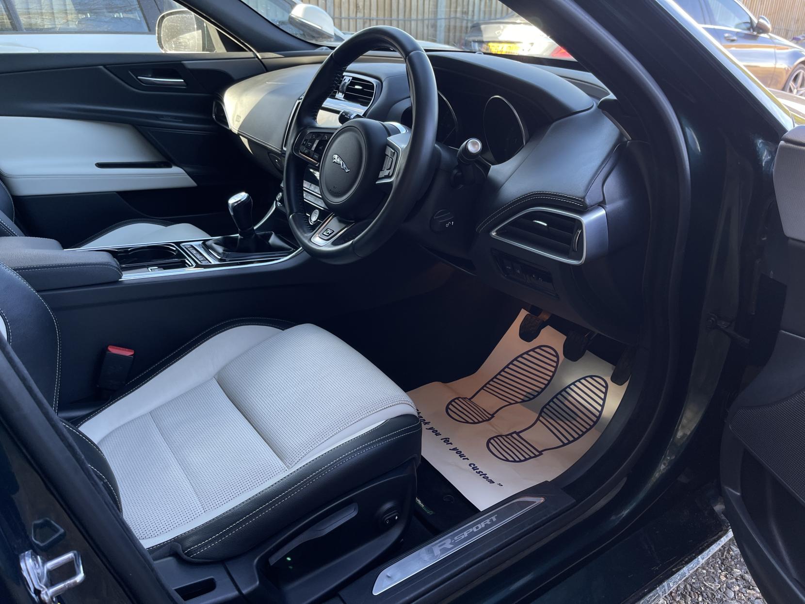 Jaguar XE 2.0d R-Sport Saloon 4dr Diesel Manual Euro 6 (s/s) (180 ps)