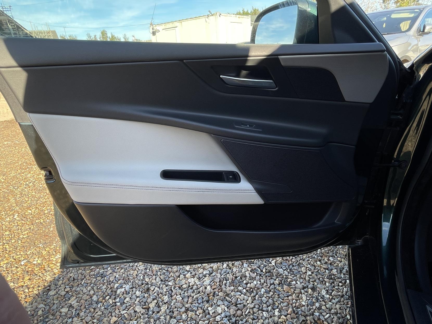 Jaguar XE 2.0d R-Sport Saloon 4dr Diesel Manual Euro 6 (s/s) (180 ps)