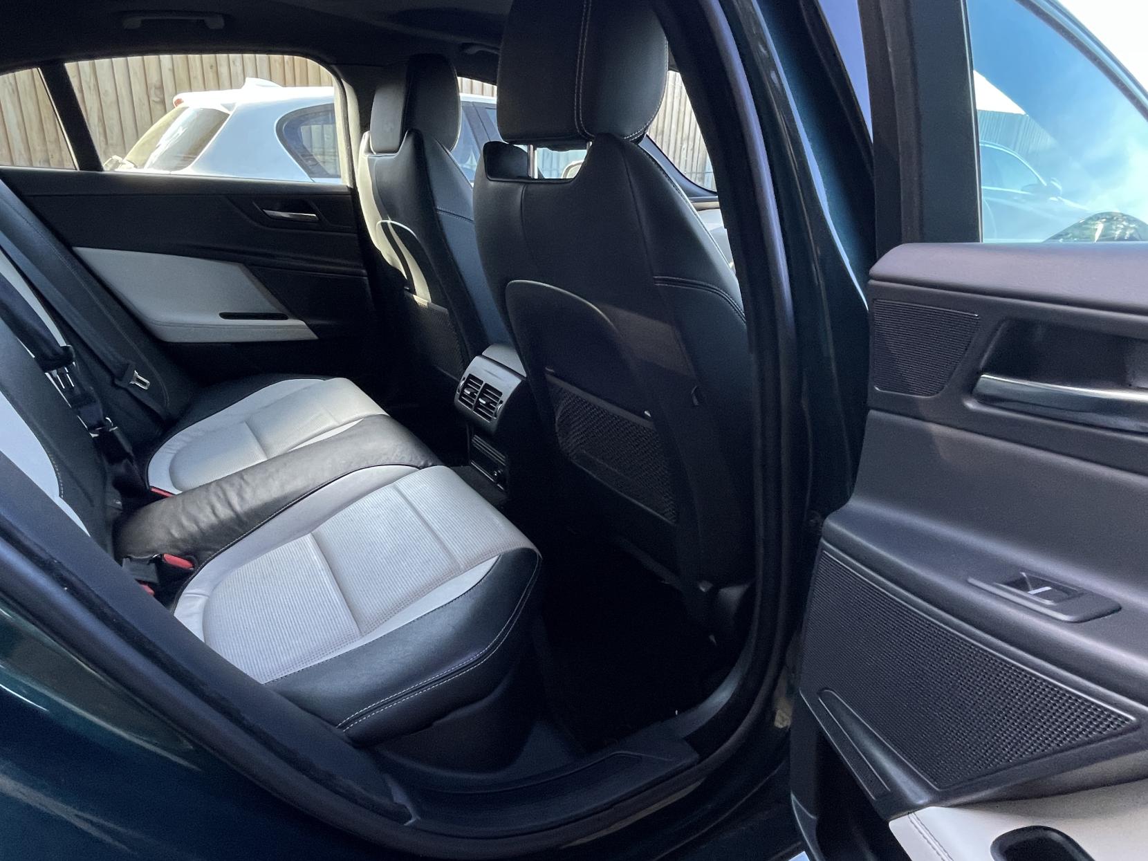 Jaguar XE 2.0d R-Sport Saloon 4dr Diesel Manual Euro 6 (s/s) (180 ps)