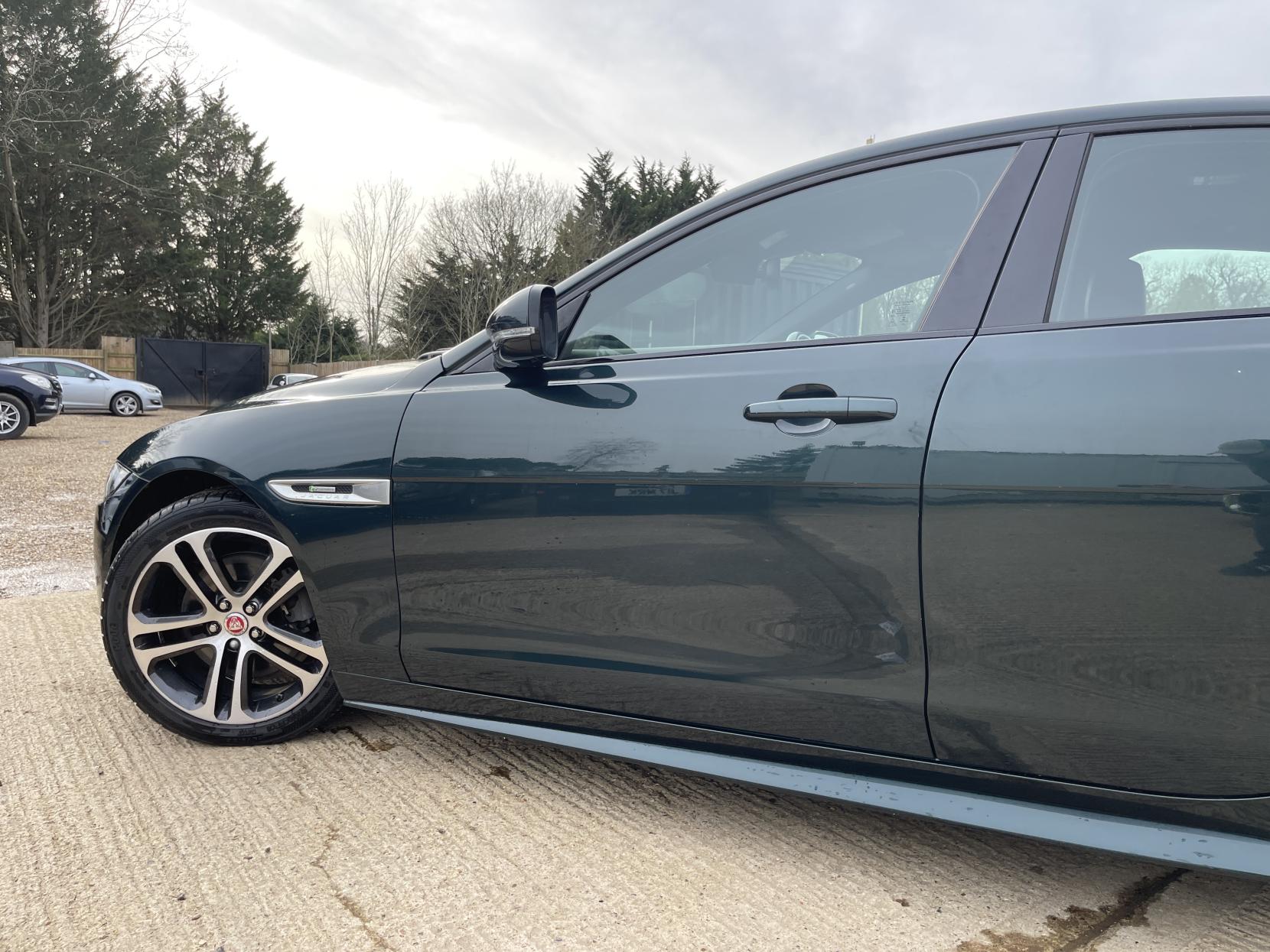 Jaguar XE 2.0d R-Sport Saloon 4dr Diesel Manual Euro 6 (s/s) (180 ps)
