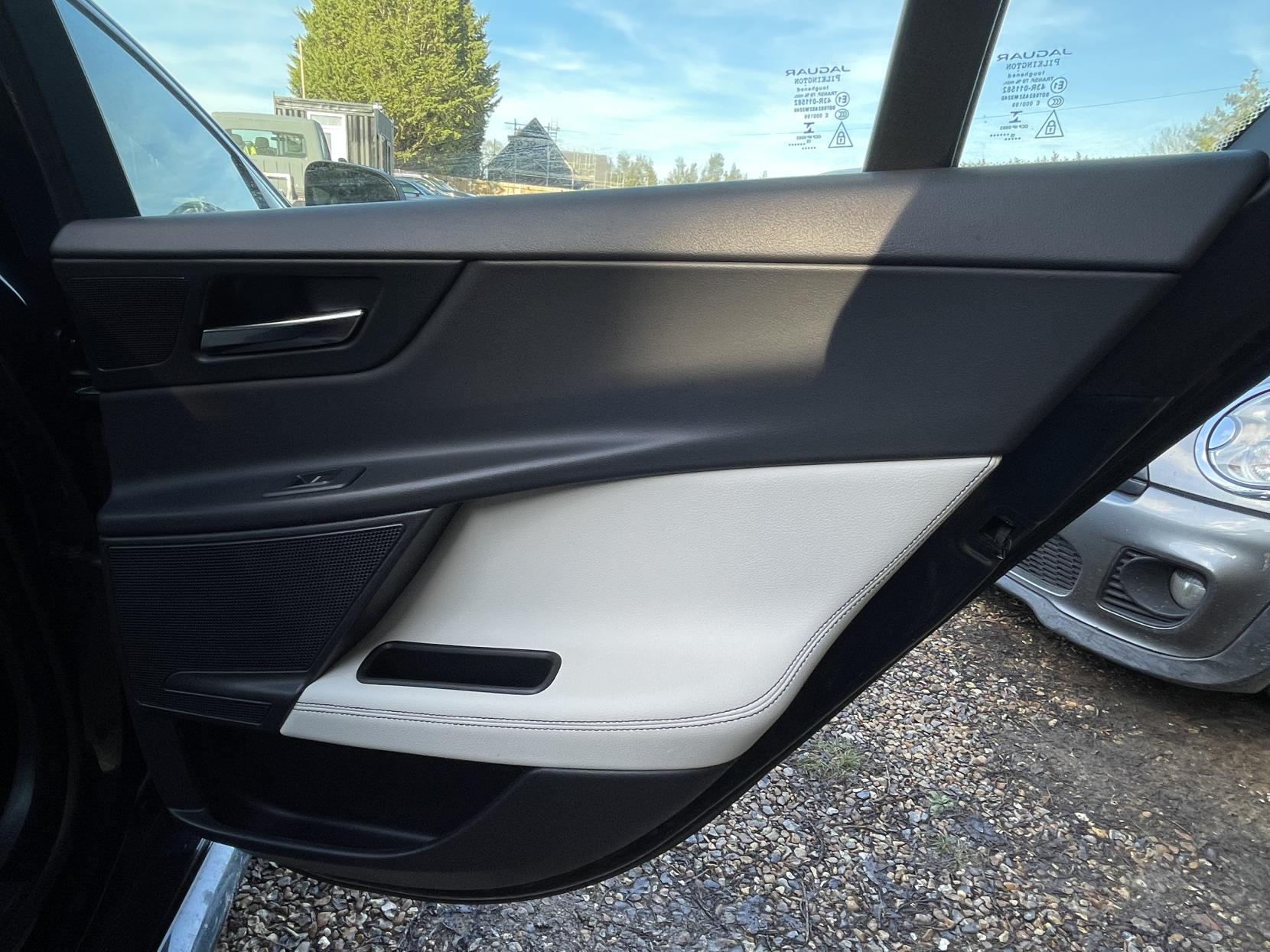 Jaguar XE 2.0d R-Sport Saloon 4dr Diesel Manual Euro 6 (s/s) (180 ps)