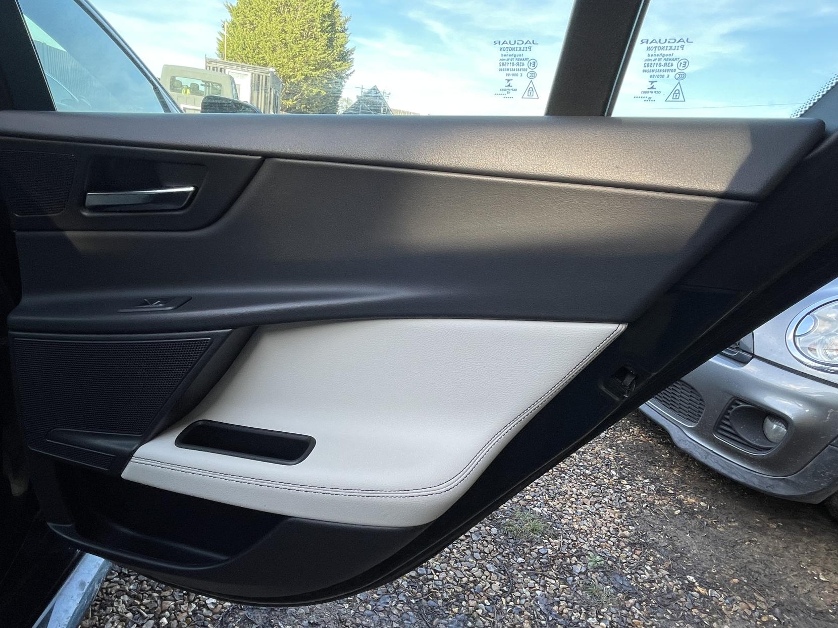 Jaguar XE 2.0d R-Sport Saloon 4dr Diesel Manual Euro 6 (s/s) (180 ps)