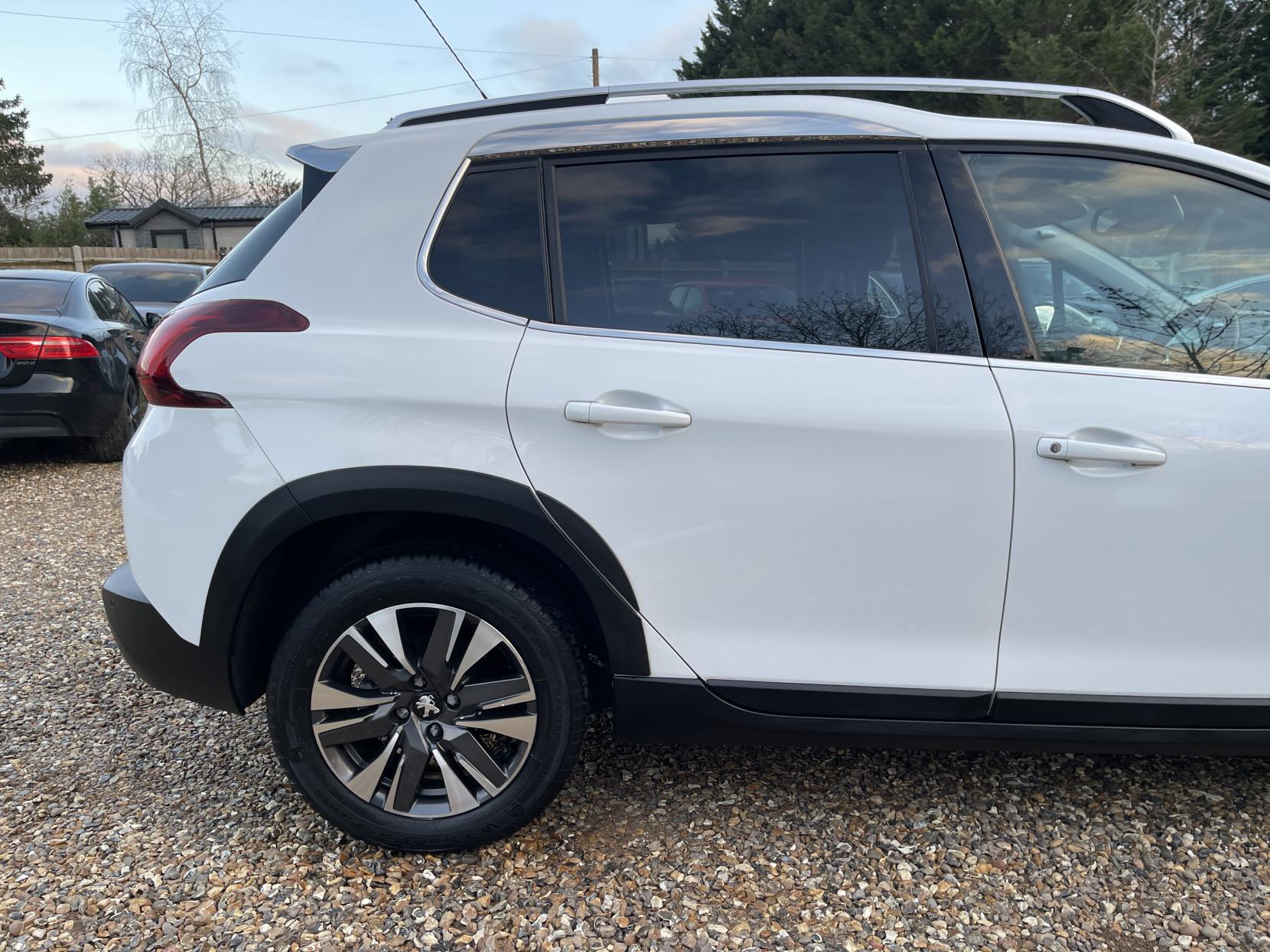 Peugeot 2008 1.2 PureTech Allure SUV 5dr Petrol Manual Euro 6 (82 ps)