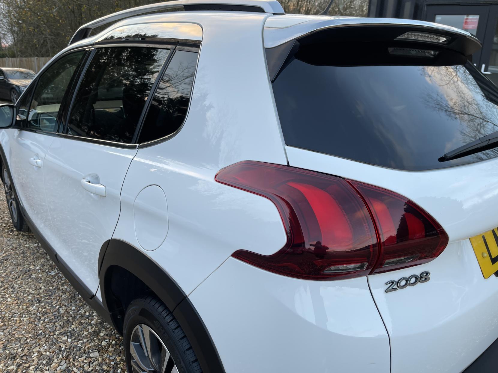 Peugeot 2008 1.2 PureTech Allure SUV 5dr Petrol Manual Euro 6 (82 ps)