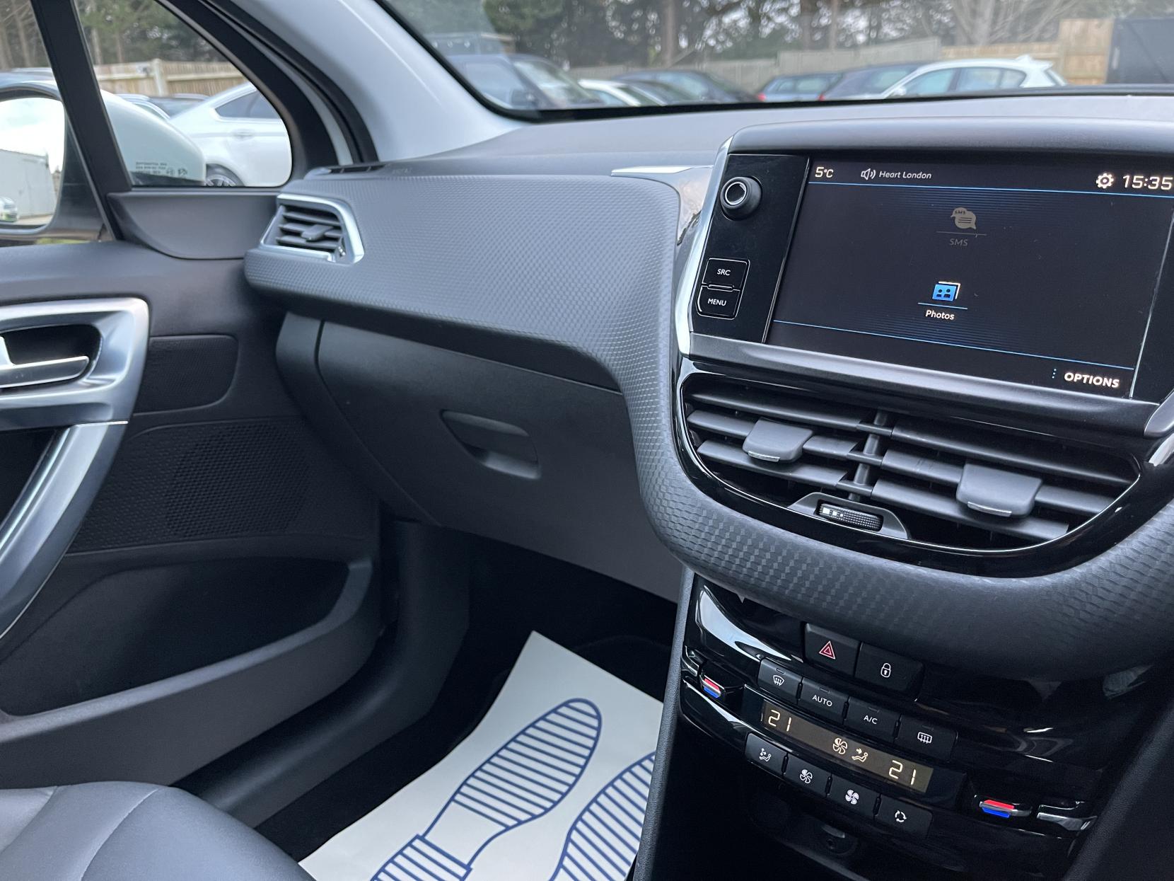 Peugeot 2008 1.2 PureTech Allure SUV 5dr Petrol Manual Euro 6 (82 ps)