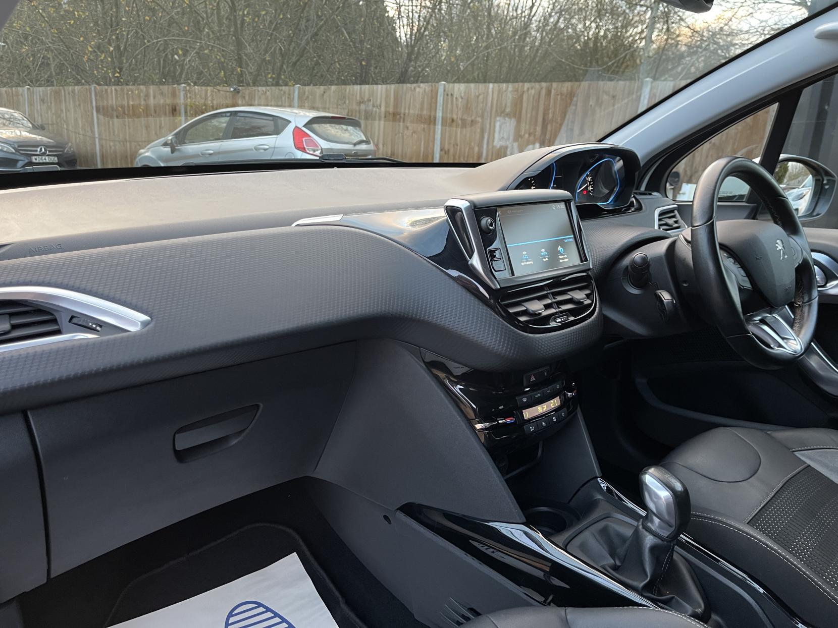 Peugeot 2008 1.2 PureTech Allure SUV 5dr Petrol Manual Euro 6 (82 ps)