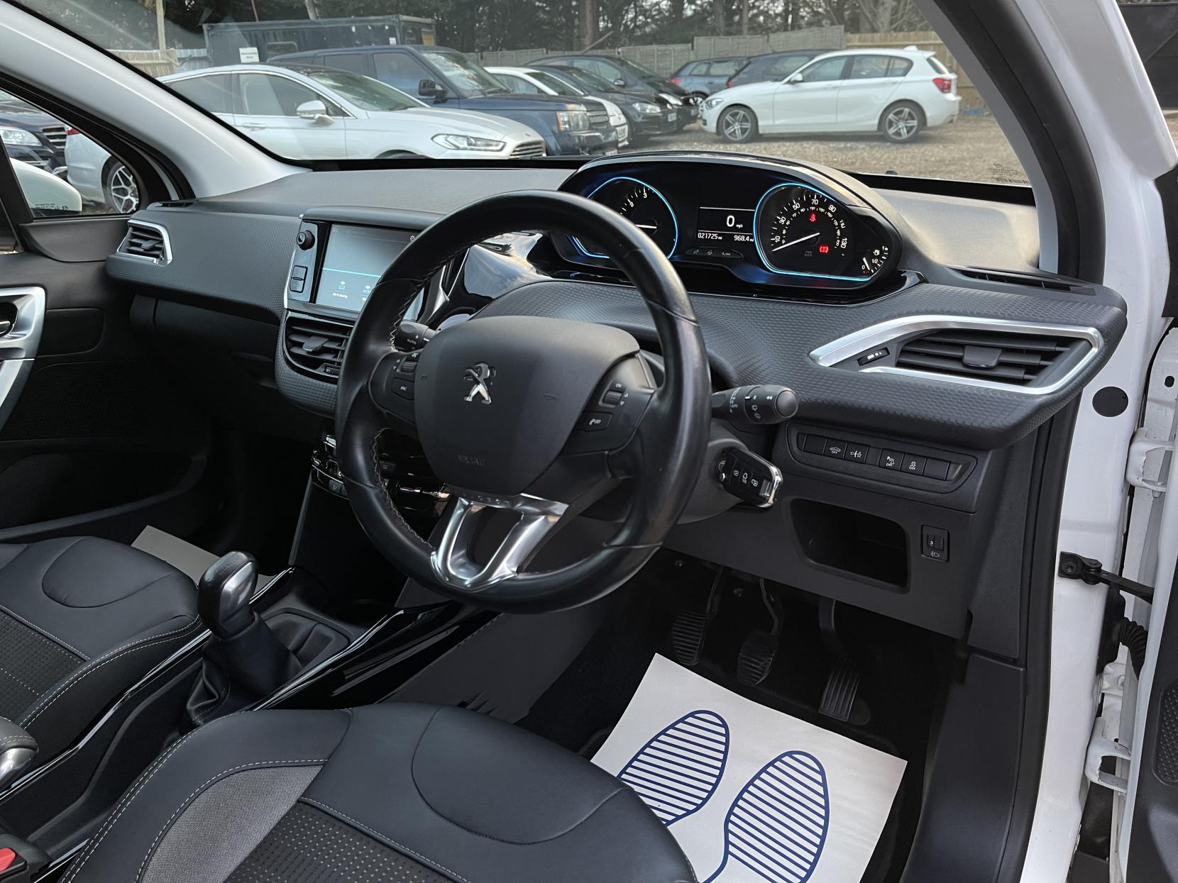 Peugeot 2008 1.2 PureTech Allure SUV 5dr Petrol Manual Euro 6 (82 ps)