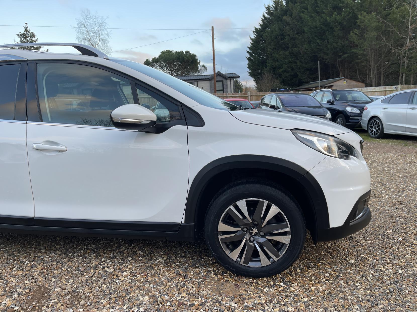 Peugeot 2008 1.2 PureTech Allure SUV 5dr Petrol Manual Euro 6 (82 ps)