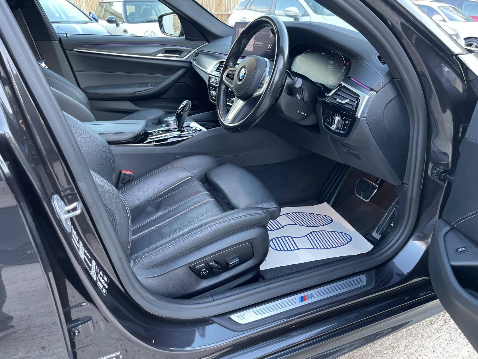 BMW 5 Series 2.0 520d MHT M Sport Saloon 4dr Diesel Hybrid Steptronic xDrive Euro 6 (s/s) (190 ps)