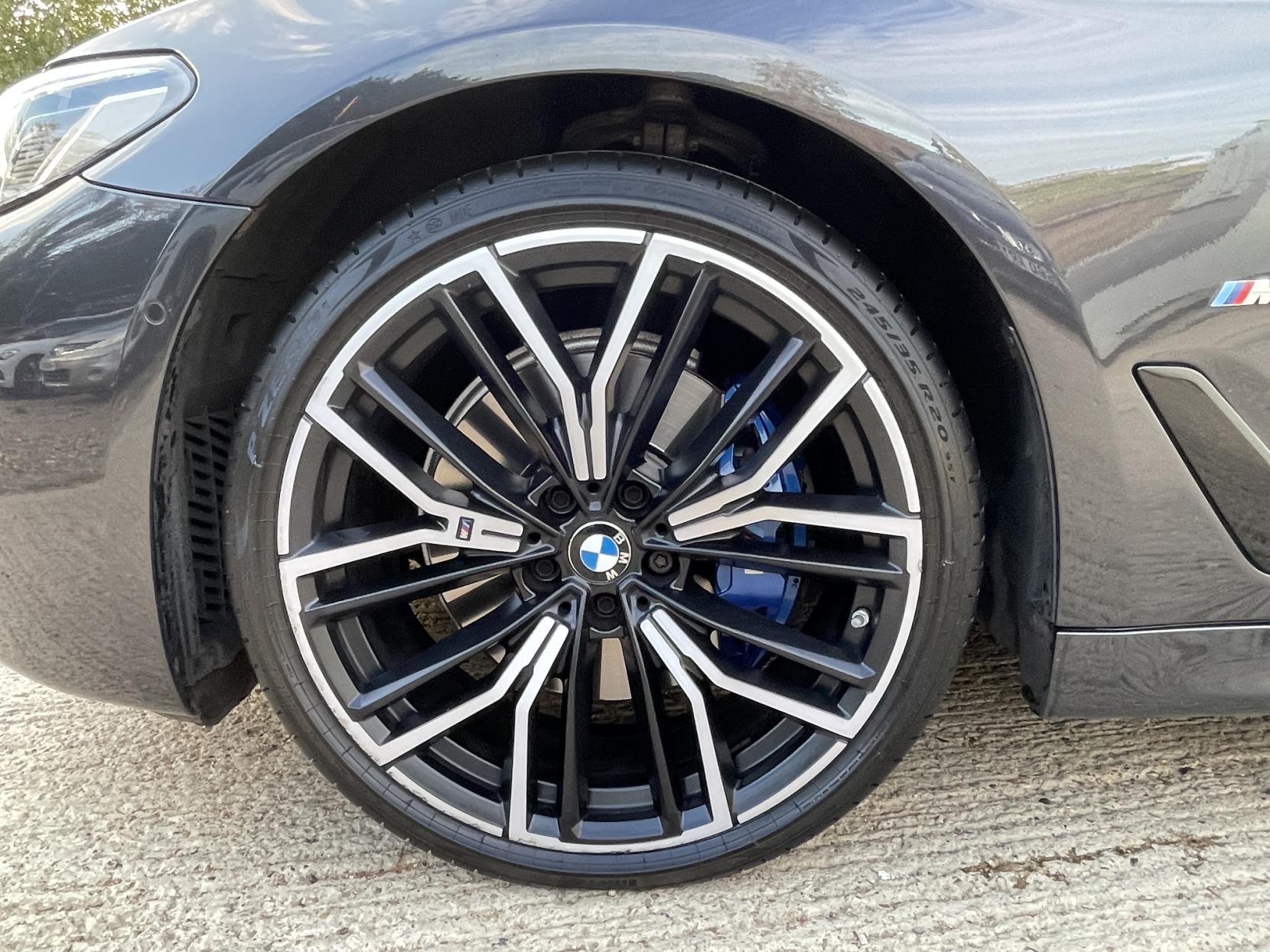 BMW 5 Series 2.0 520d MHT M Sport Saloon 4dr Diesel Hybrid Steptronic xDrive Euro 6 (s/s) (190 ps)