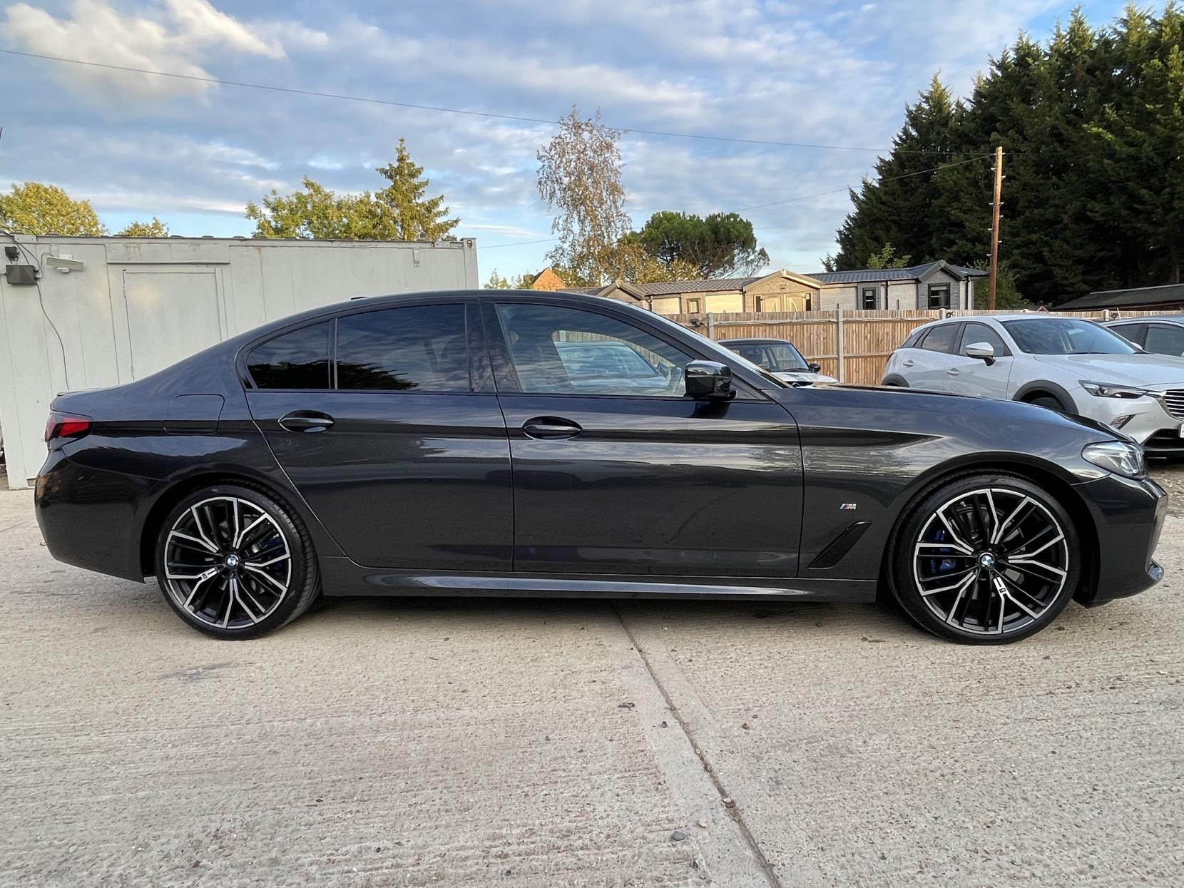 BMW 5 Series 2.0 520d MHT M Sport Saloon 4dr Diesel Hybrid Steptronic xDrive Euro 6 (s/s) (190 ps)