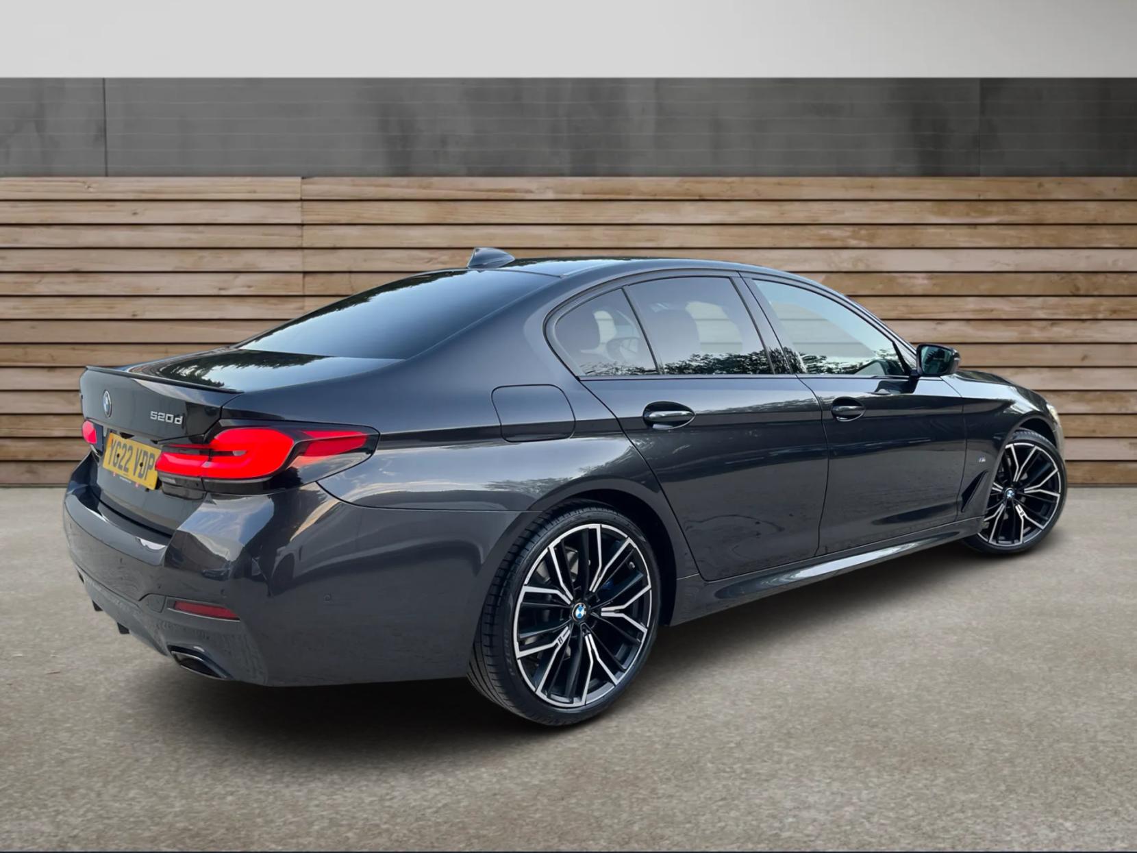 BMW 5 Series 2.0 520d MHT M Sport Saloon 4dr Diesel Hybrid Steptronic xDrive Euro 6 (s/s) (190 ps)