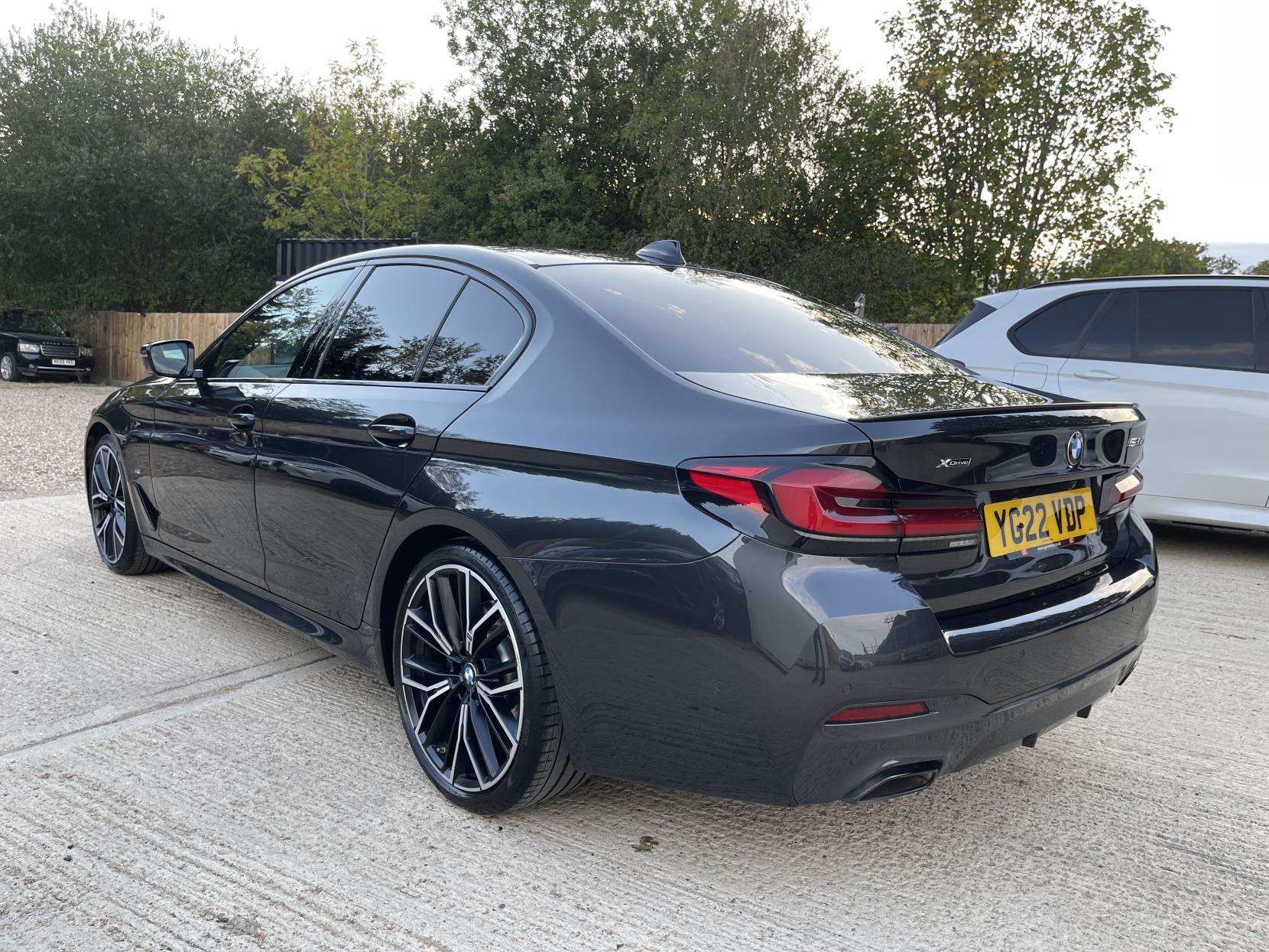 BMW 5 Series 2.0 520d MHT M Sport Saloon 4dr Diesel Hybrid Steptronic xDrive Euro 6 (s/s) (190 ps)
