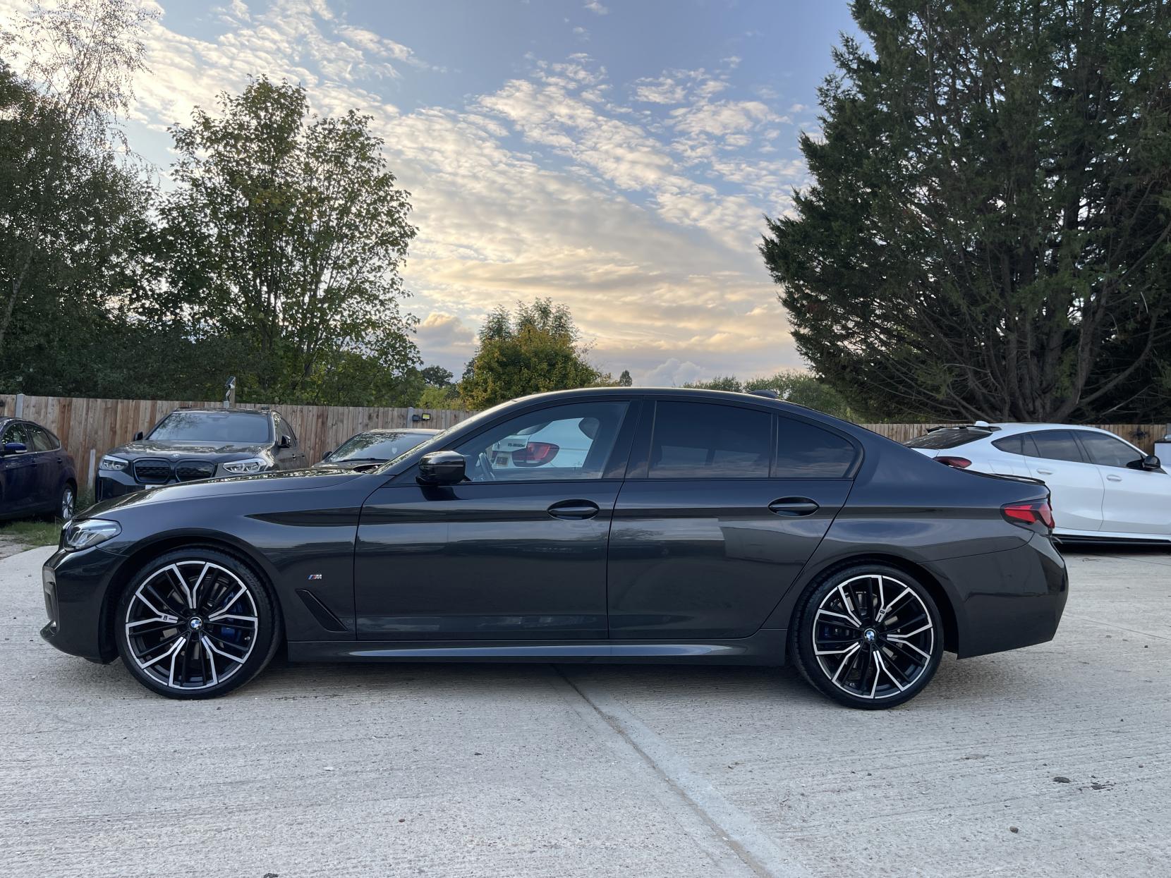 BMW 5 Series 2.0 520d MHT M Sport Saloon 4dr Diesel Hybrid Steptronic xDrive Euro 6 (s/s) (190 ps)