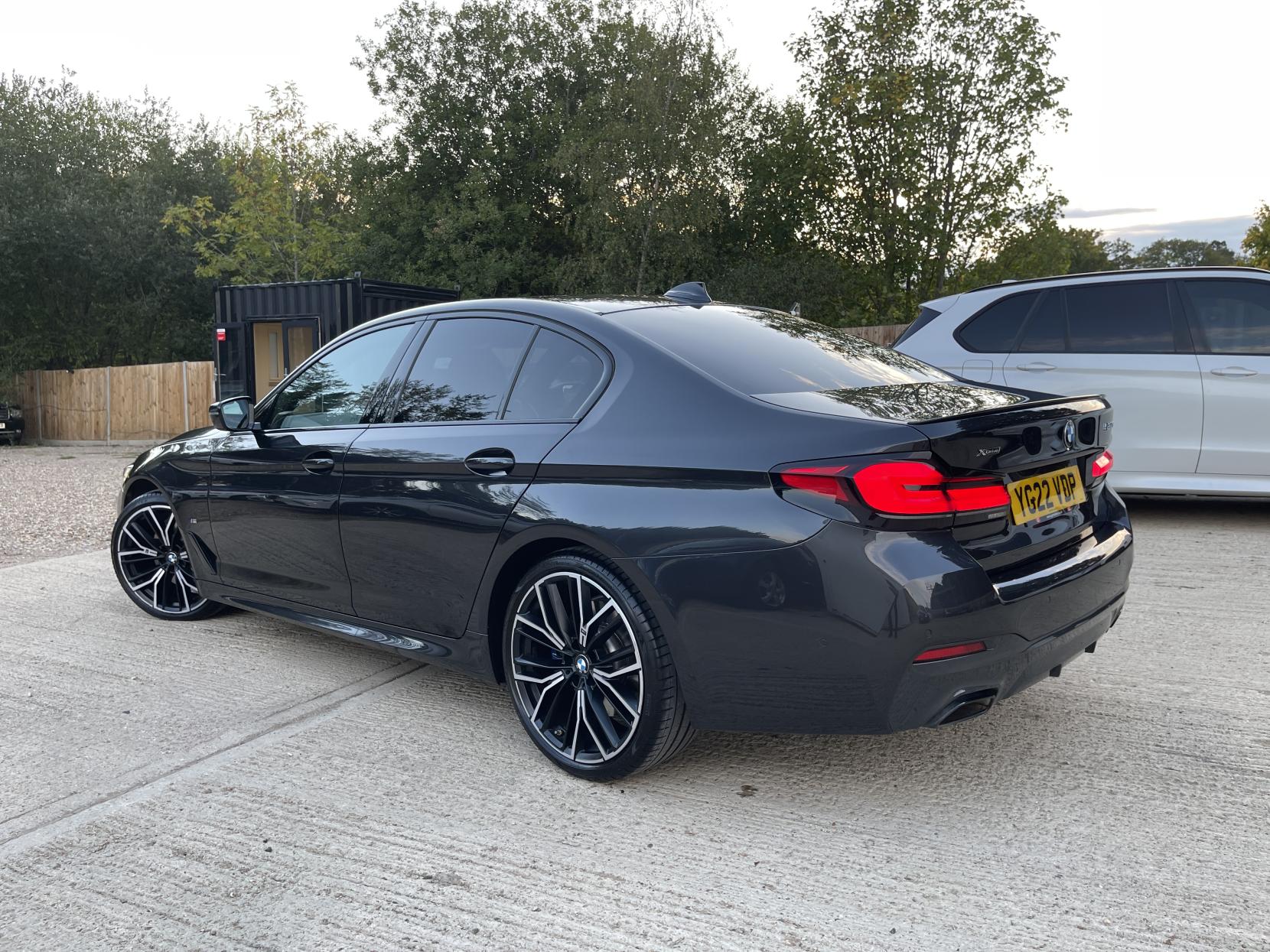 BMW 5 Series 2.0 520d MHT M Sport Saloon 4dr Diesel Hybrid Steptronic xDrive Euro 6 (s/s) (190 ps)