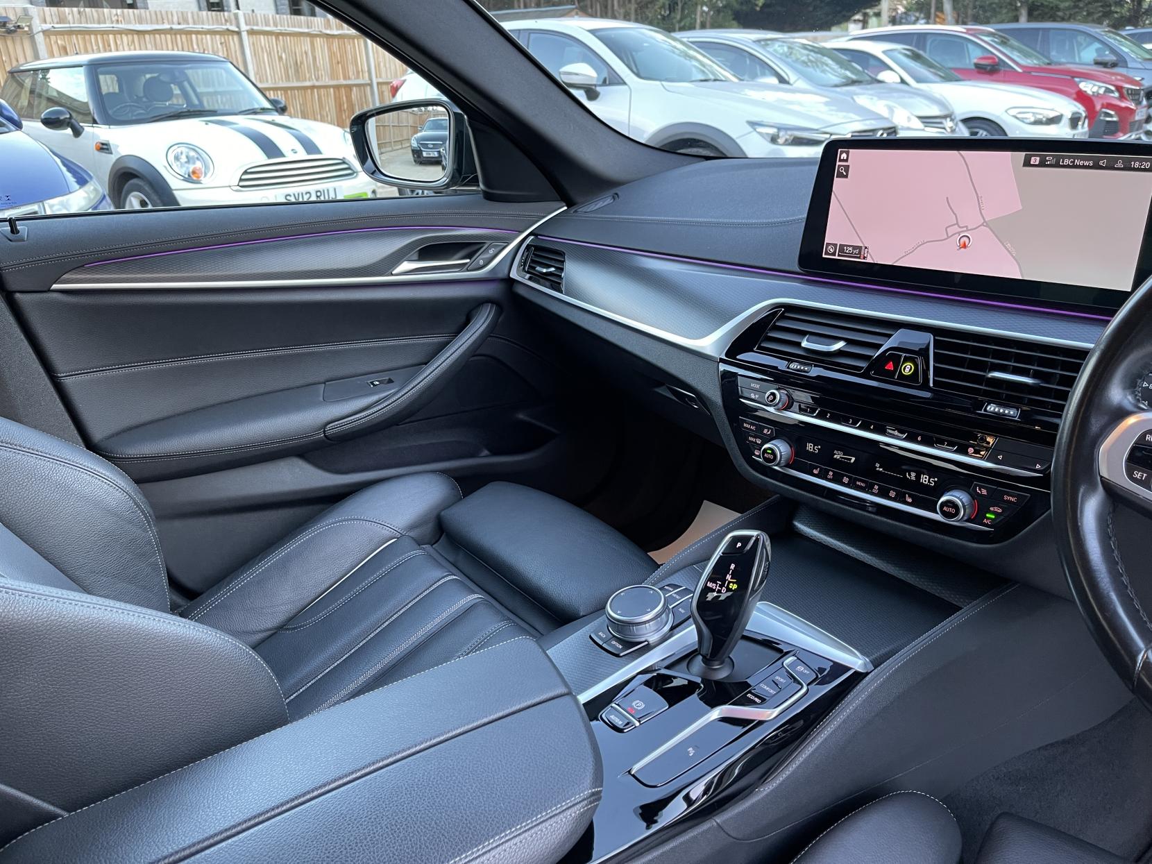 BMW 5 Series 2.0 520d MHT M Sport Saloon 4dr Diesel Hybrid Steptronic xDrive Euro 6 (s/s) (190 ps)