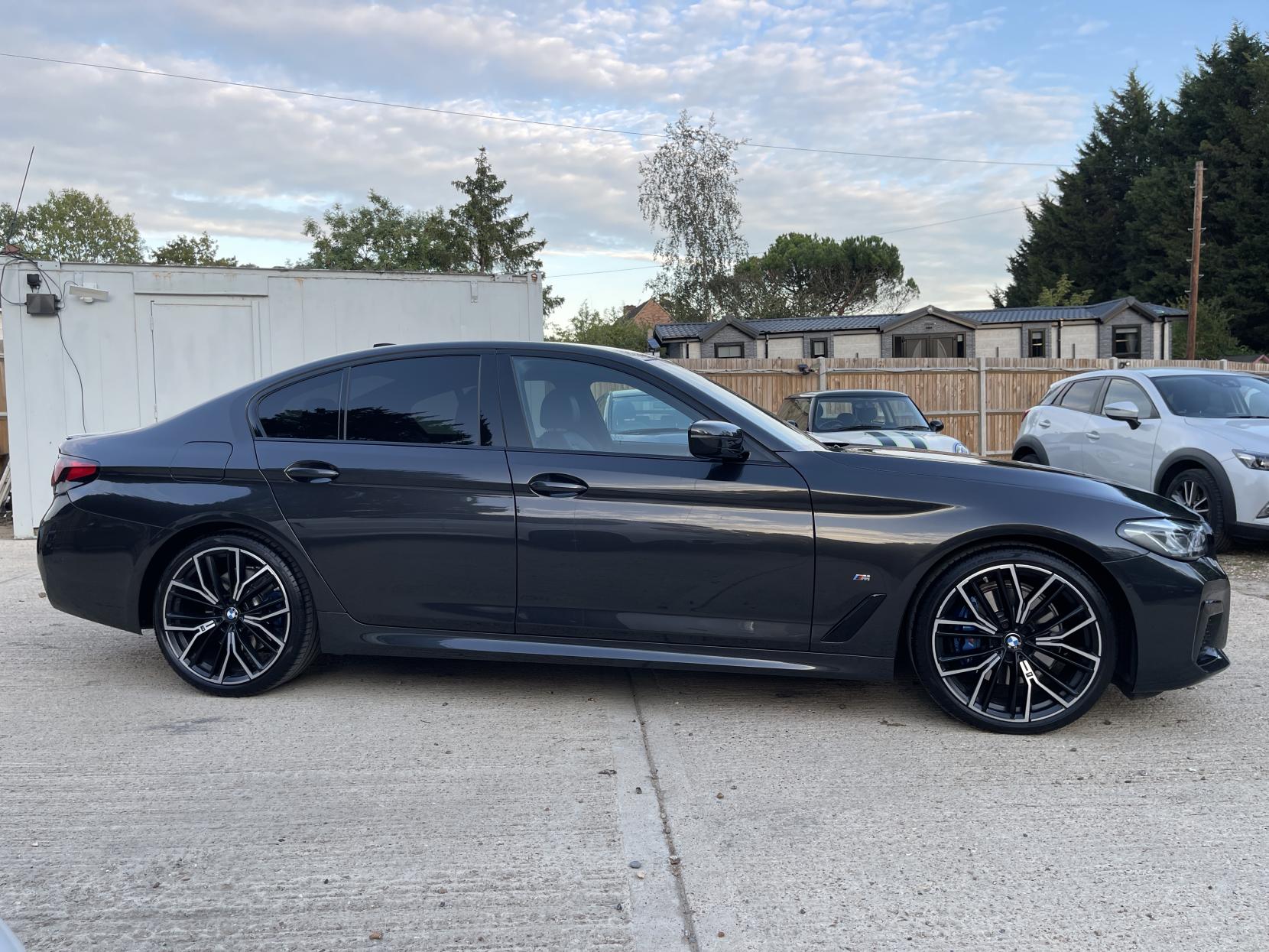 BMW 5 Series 2.0 520d MHT M Sport Saloon 4dr Diesel Hybrid Steptronic xDrive Euro 6 (s/s) (190 ps)