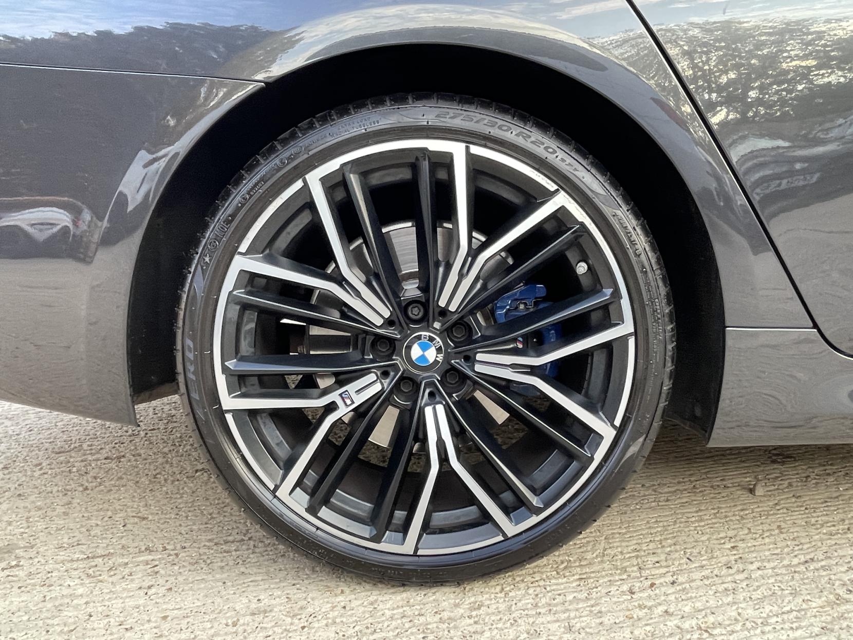 BMW 5 Series 2.0 520d MHT M Sport Saloon 4dr Diesel Hybrid Steptronic xDrive Euro 6 (s/s) (190 ps)