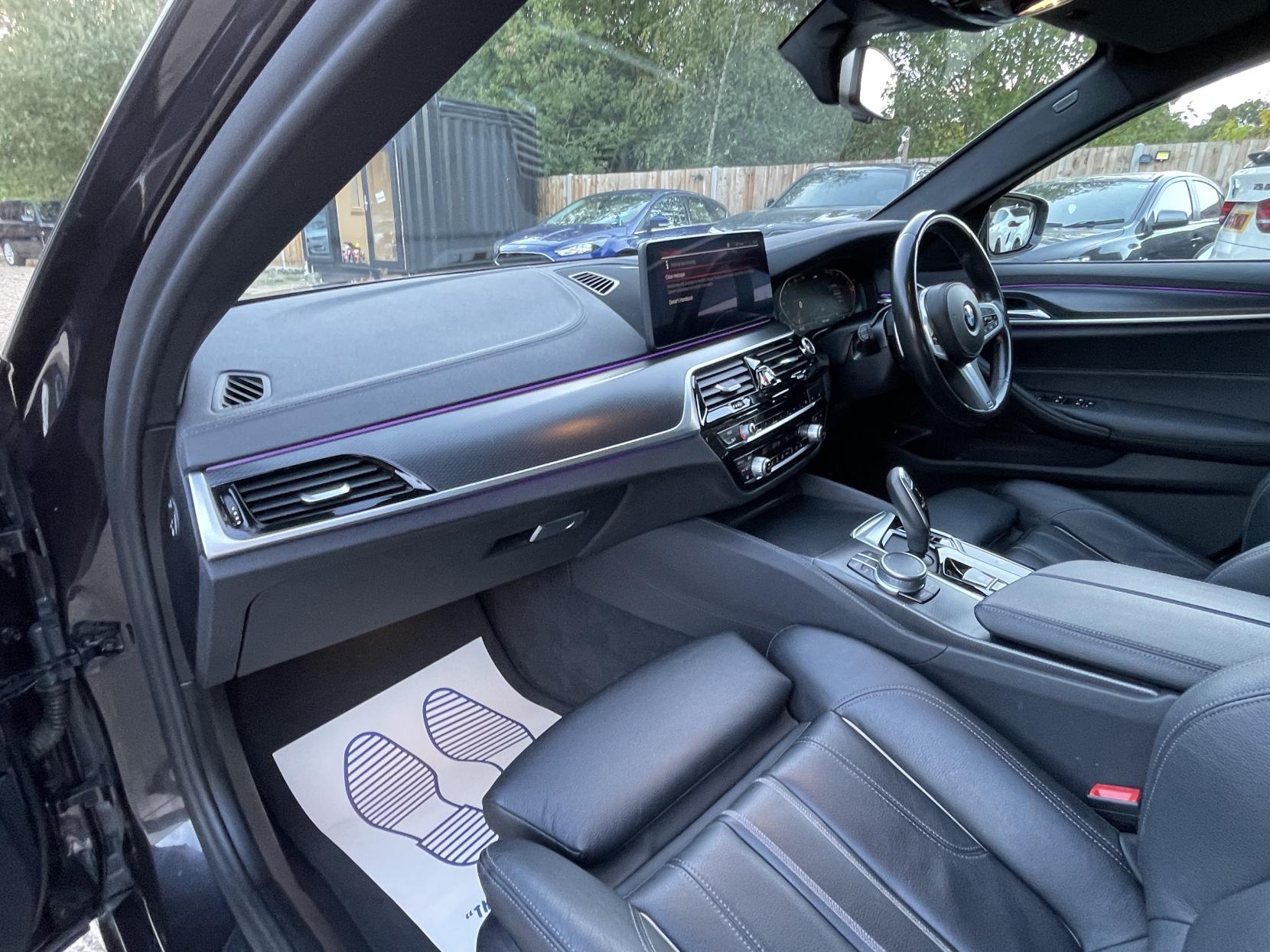 BMW 5 Series 2.0 520d MHT M Sport Saloon 4dr Diesel Hybrid Steptronic xDrive Euro 6 (s/s) (190 ps)