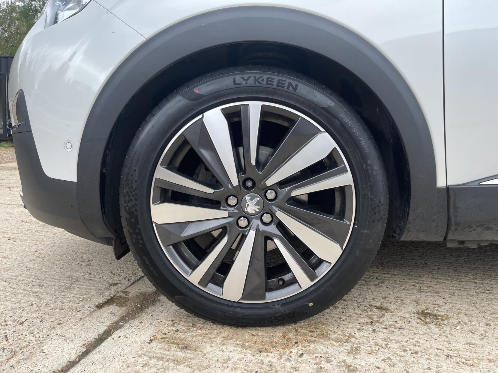 Peugeot 3008 1.2 PureTech GT Line SUV 5dr Petrol Manual Euro 6 (s/s) (130 ps)