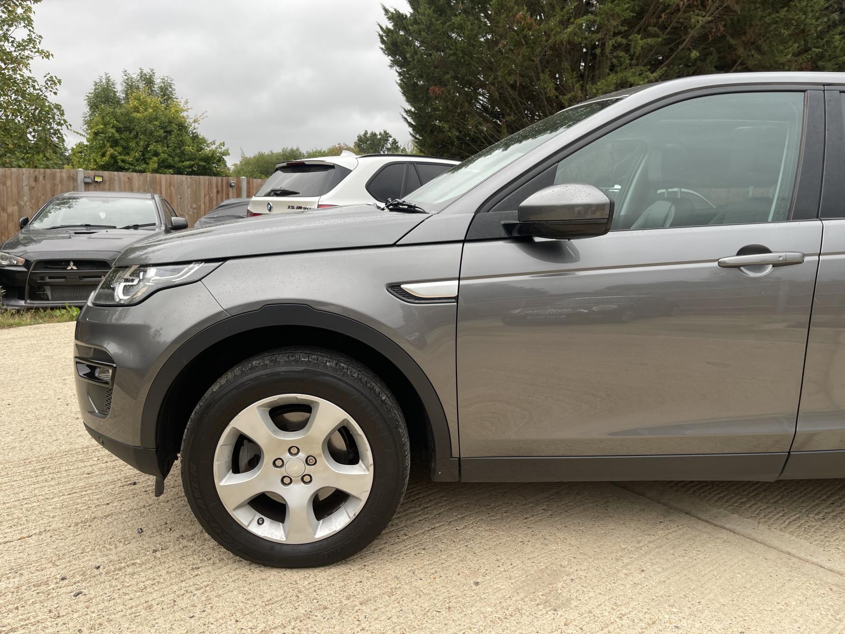 Land Rover Discovery Sport 2.0 TD4 HSE SUV 5dr Diesel Manual 4WD Euro 6 (s/s) (5 Seat) (150 ps)