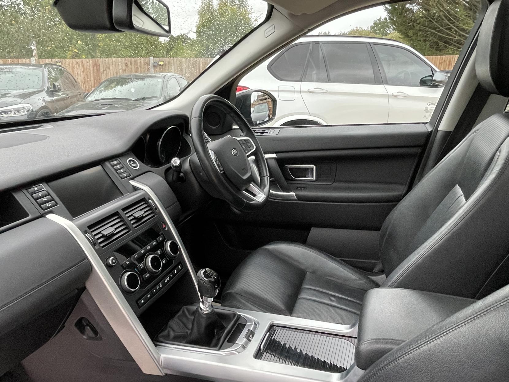Land Rover Discovery Sport 2.0 TD4 HSE SUV 5dr Diesel Manual 4WD Euro 6 (s/s) (5 Seat) (150 ps)