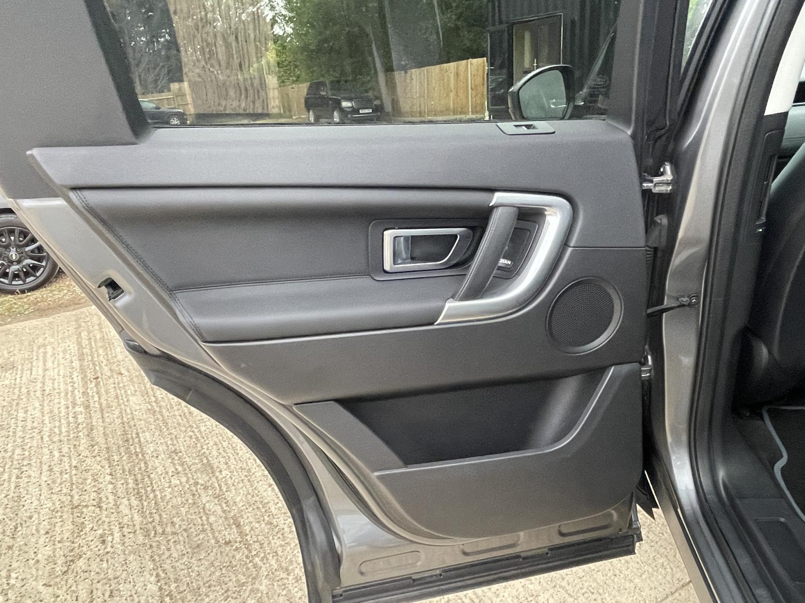 Land Rover Discovery Sport 2.0 TD4 HSE SUV 5dr Diesel Manual 4WD Euro 6 (s/s) (5 Seat) (150 ps)