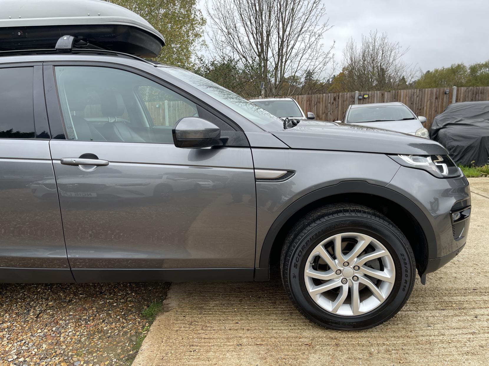 Land Rover Discovery Sport 2.0 TD4 SE Tech SUV 5dr Diesel Auto 4WD Euro 6 (s/s) (180 ps)