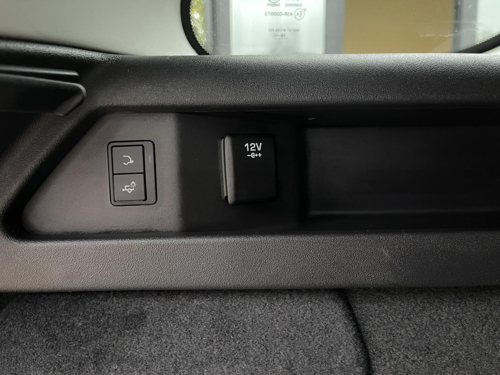 Land Rover Discovery Sport 2.0 TD4 SE Tech SUV 5dr Diesel Auto 4WD Euro 6 (s/s) (180 ps)