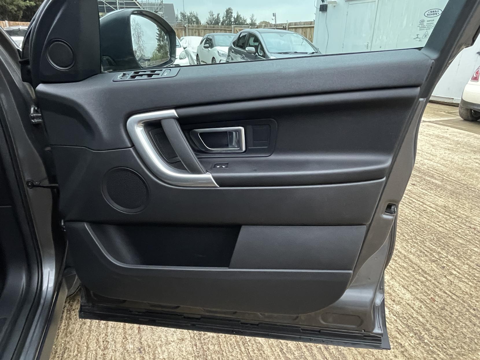 Land Rover Discovery Sport 2.0 TD4 SE Tech SUV 5dr Diesel Auto 4WD Euro 6 (s/s) (180 ps)